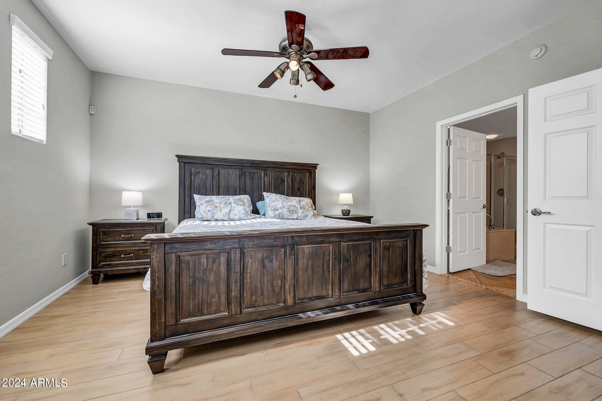 2124 W Hunter Court 138