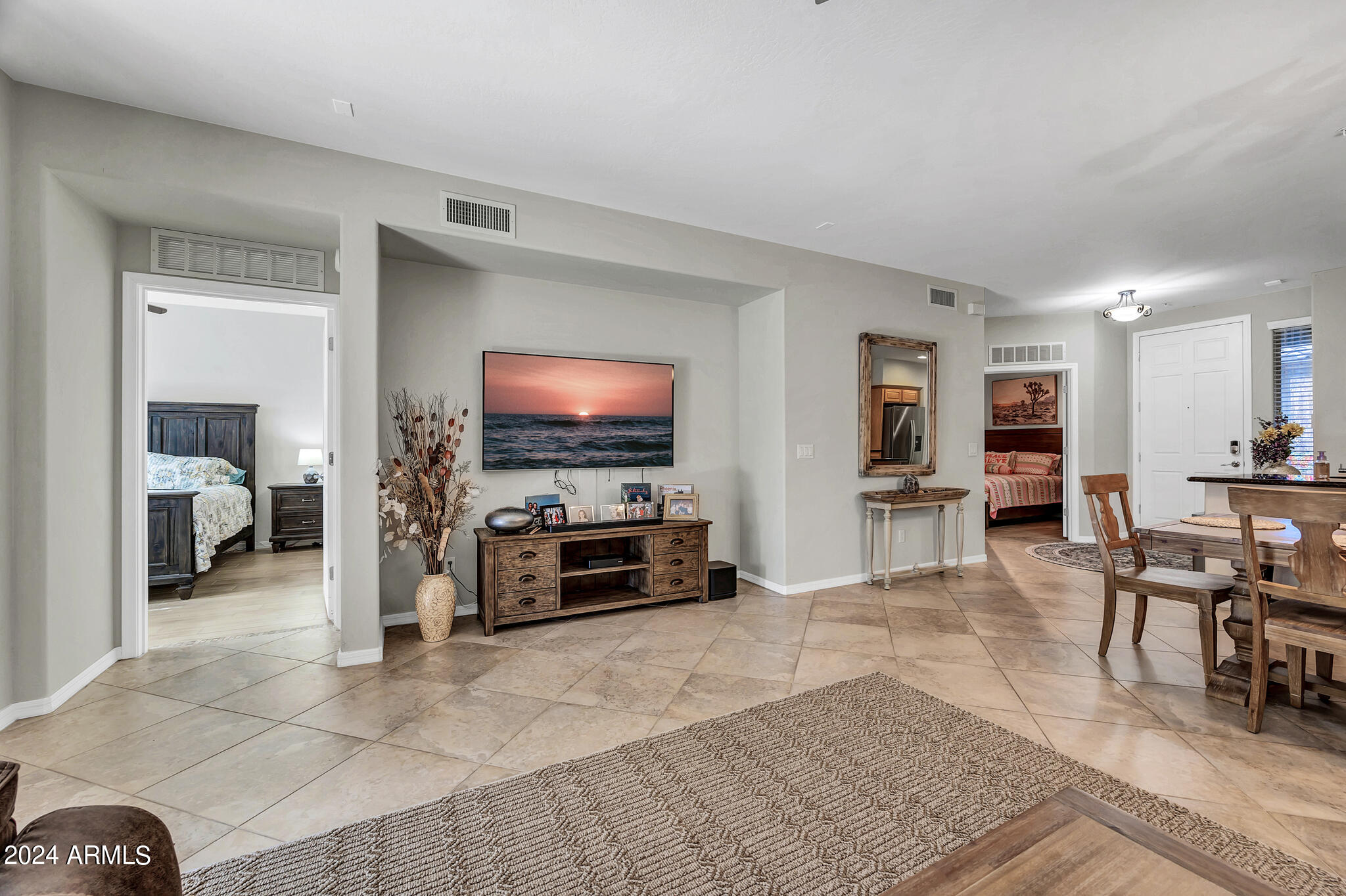 2124 W Hunter Court 138