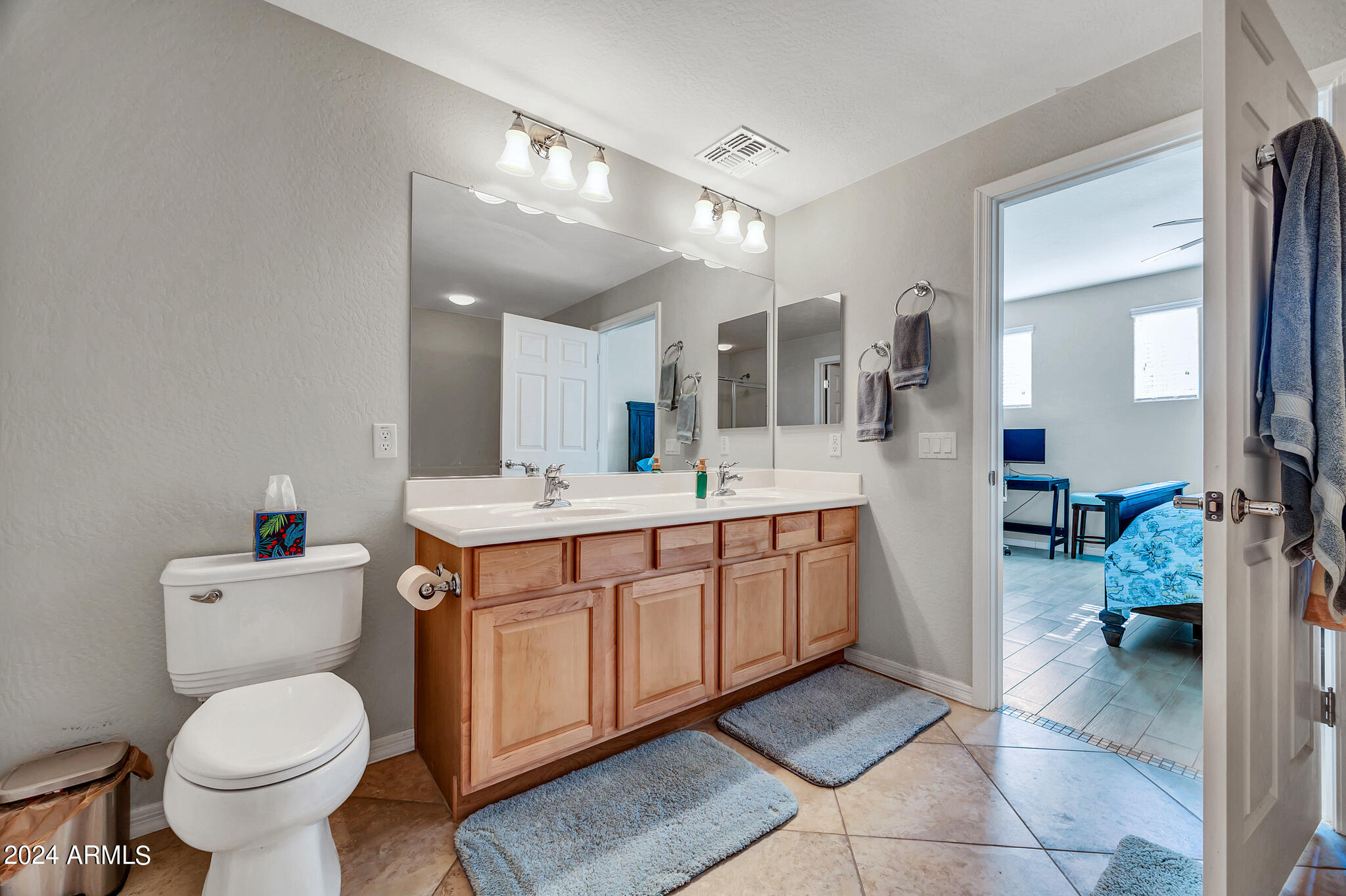 2124 W Hunter Court 138