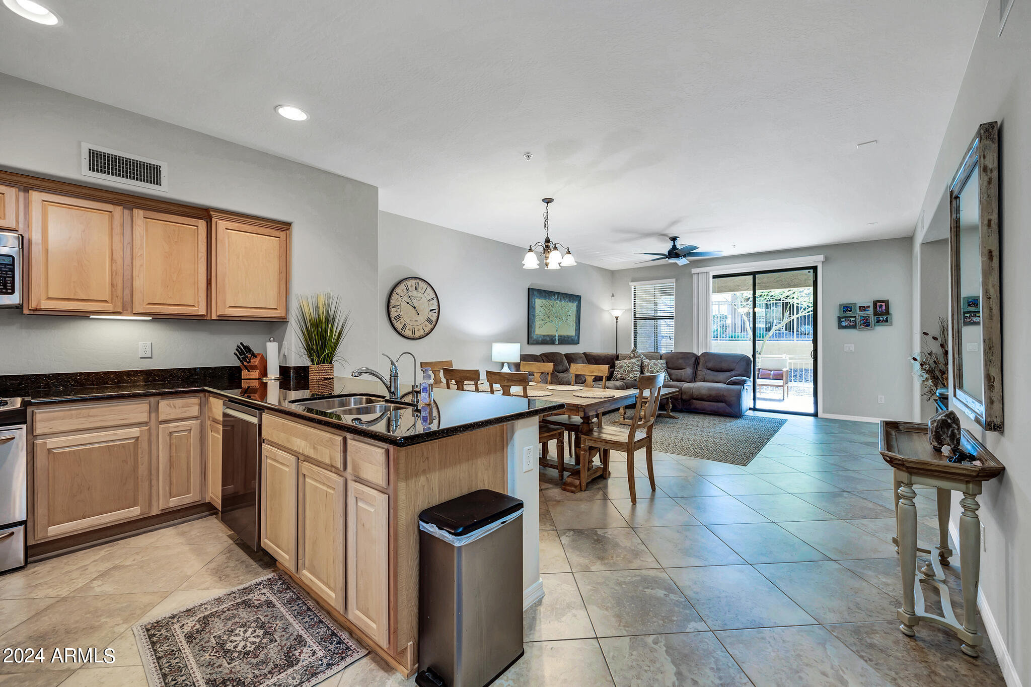 2124 W Hunter Court 138