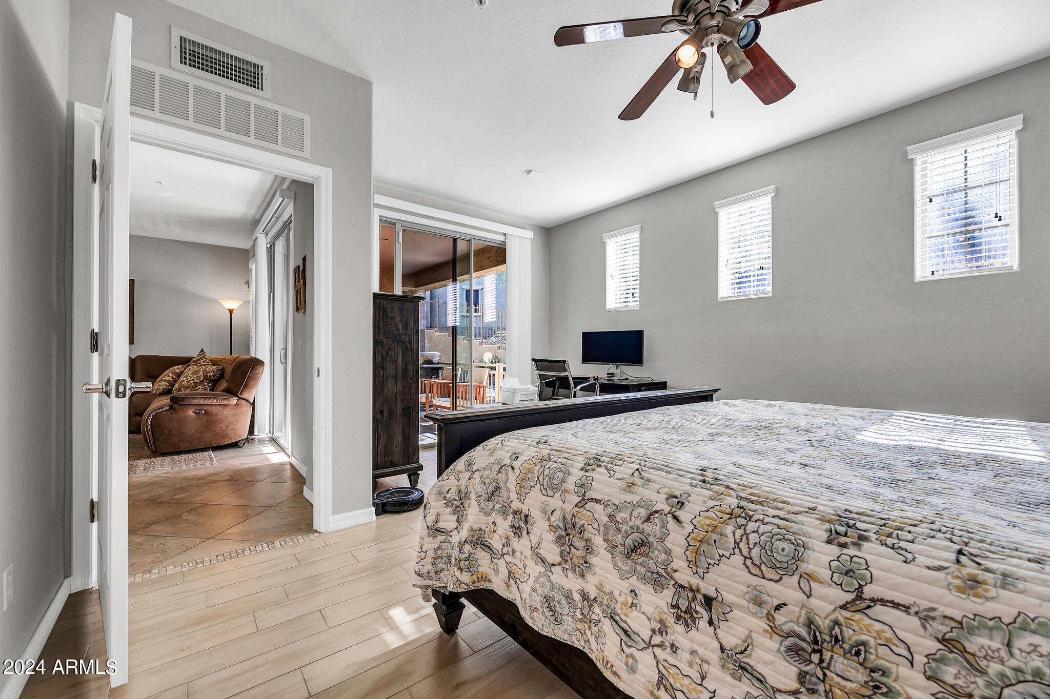 2124 W Hunter Court 138