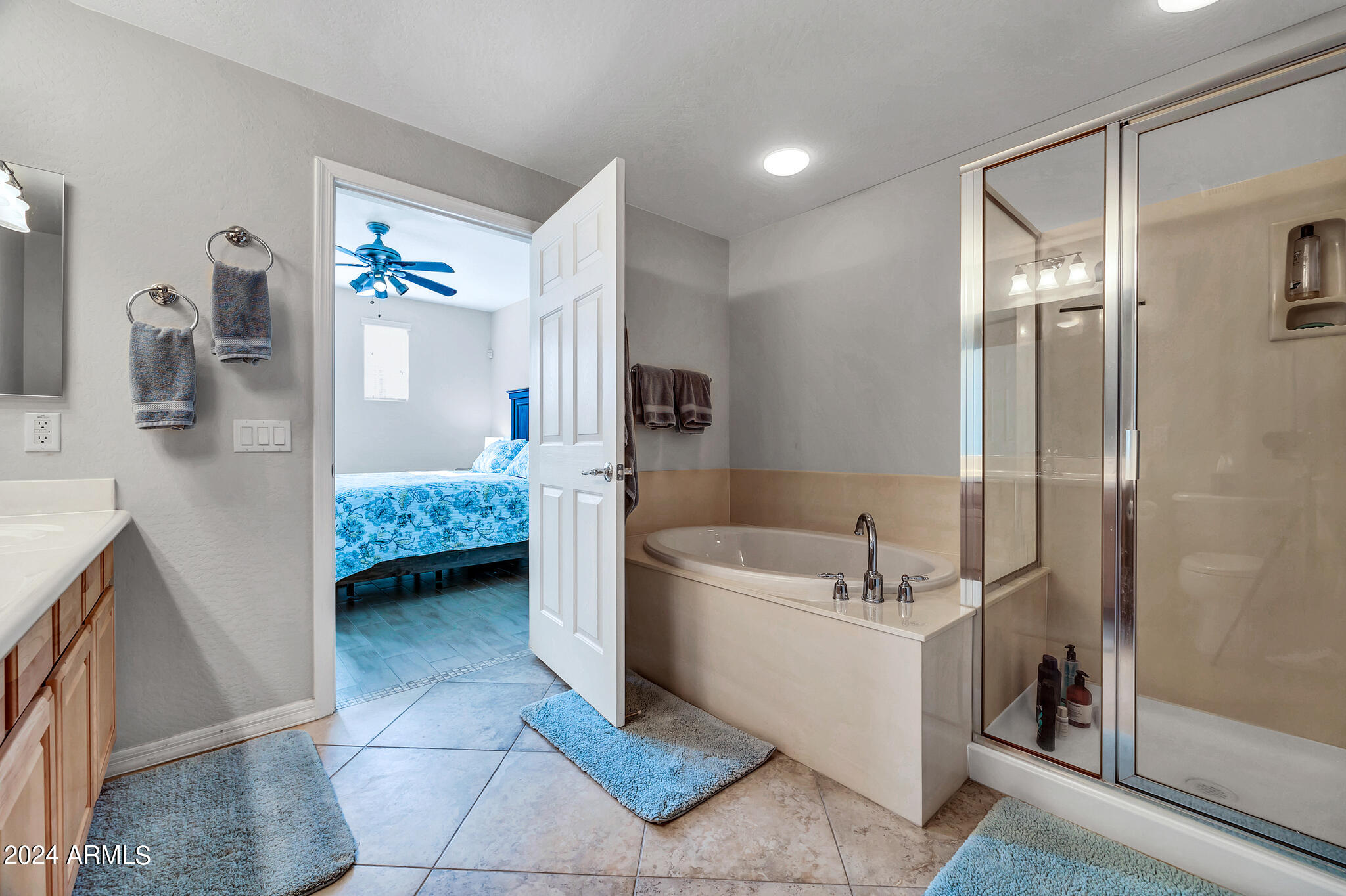 2124 W Hunter Court 138