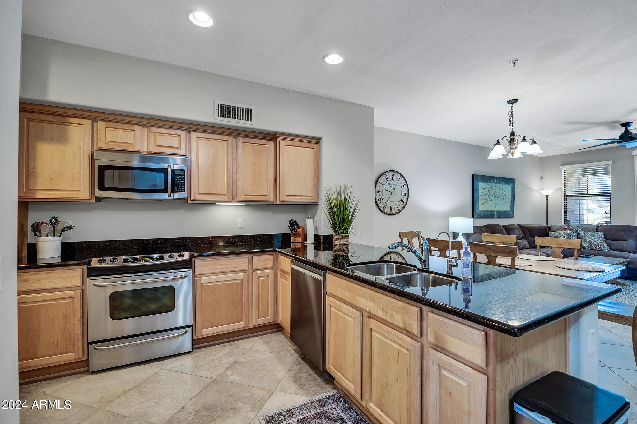 2124 W Hunter Court 138