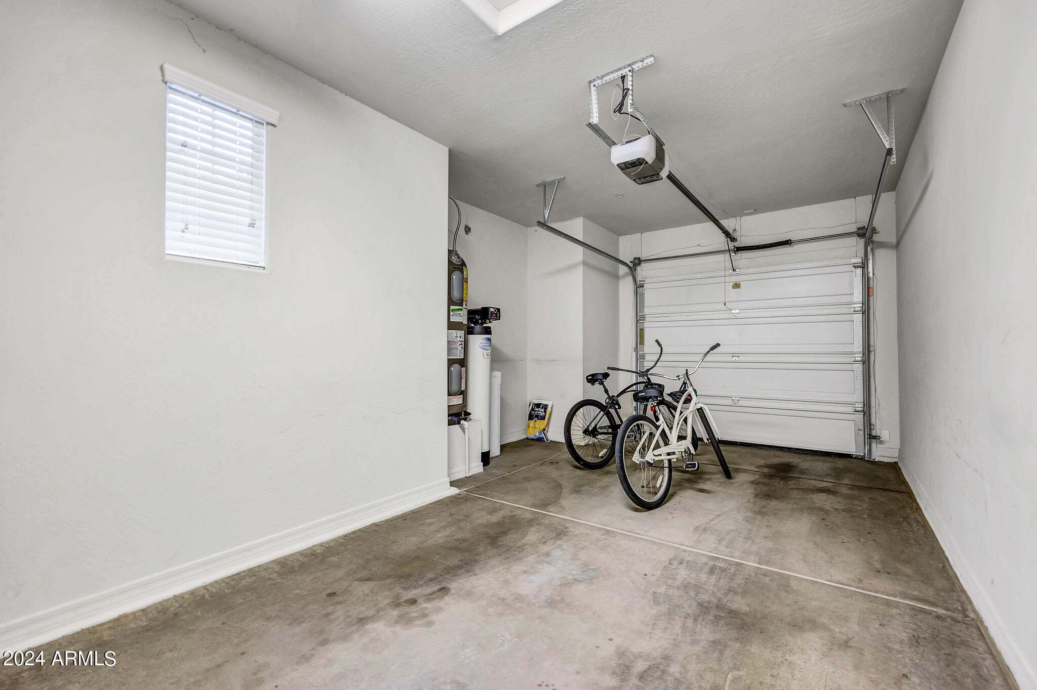 2124 W Hunter Court 138