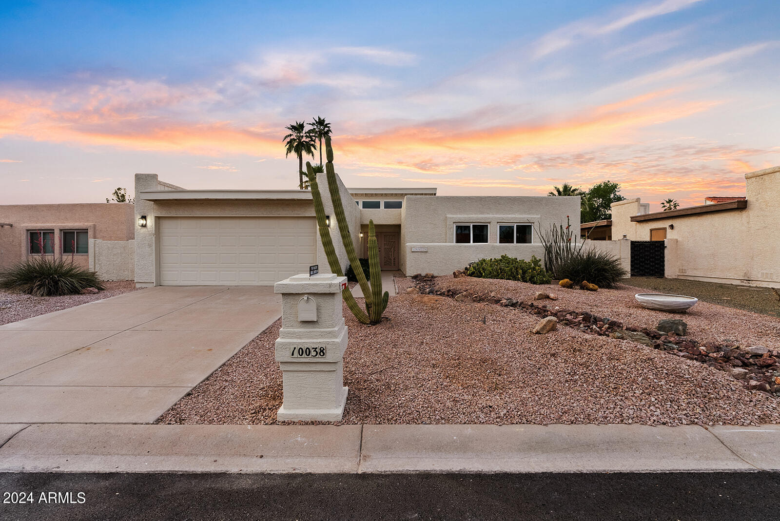 10038 E CHESTNUT Drive