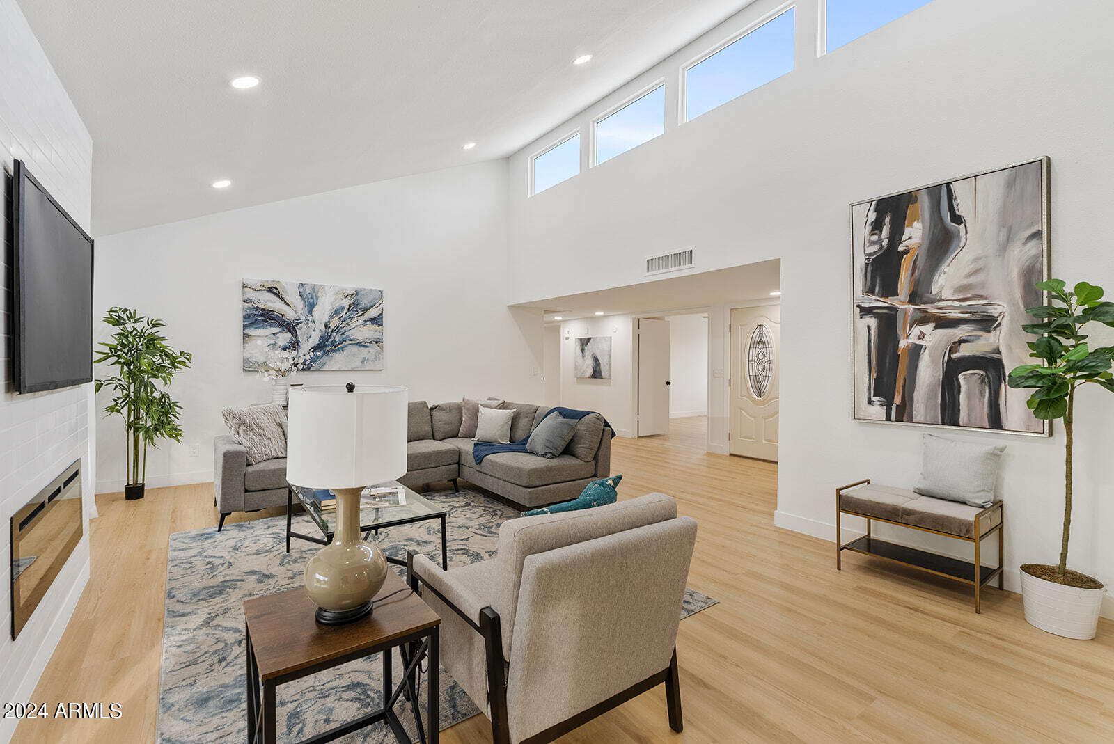 10038 E CHESTNUT Drive