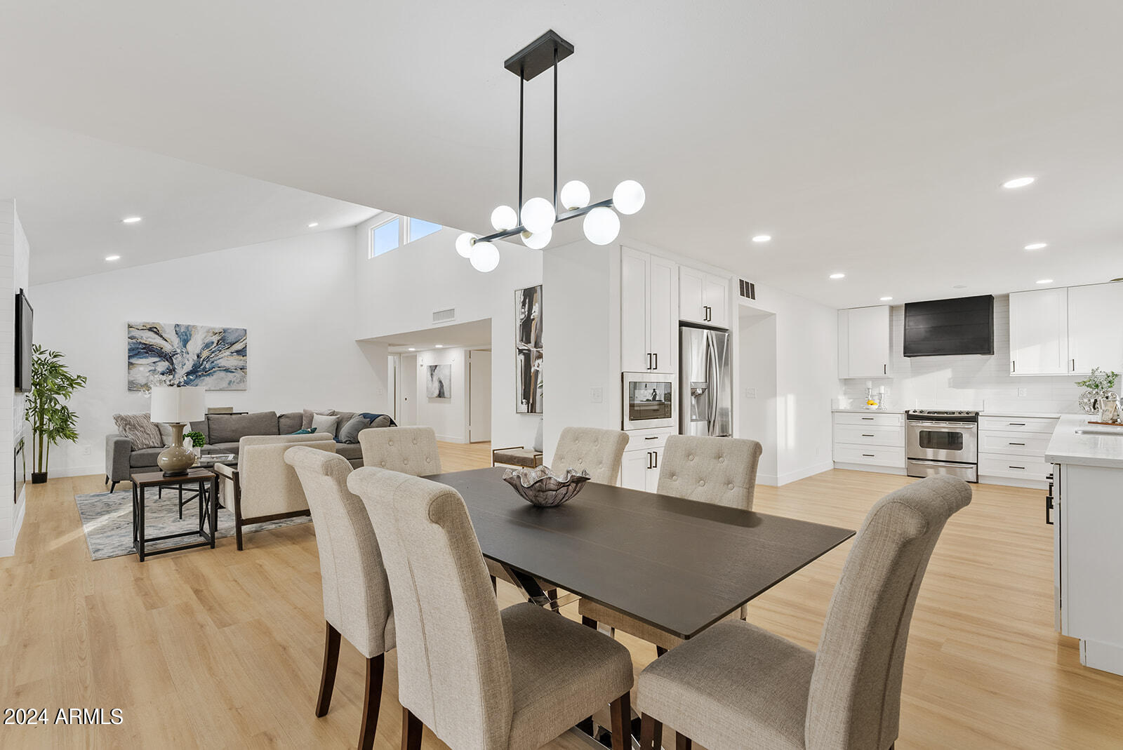 10038 E CHESTNUT Drive