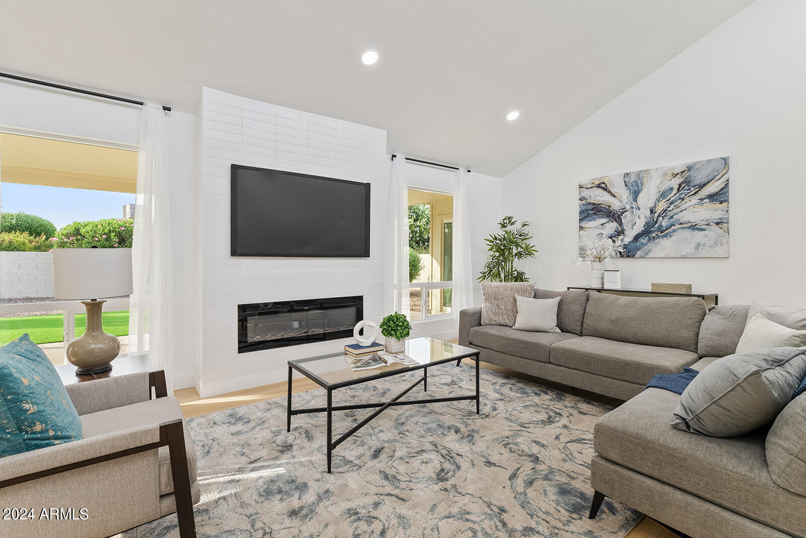 10038 E CHESTNUT Drive