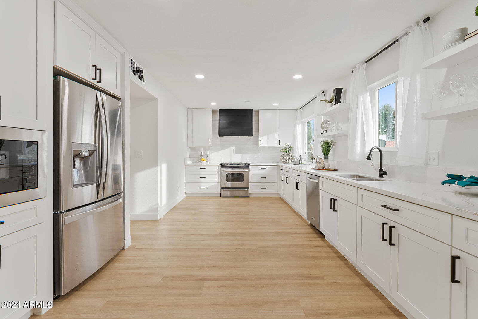 10038 E CHESTNUT Drive