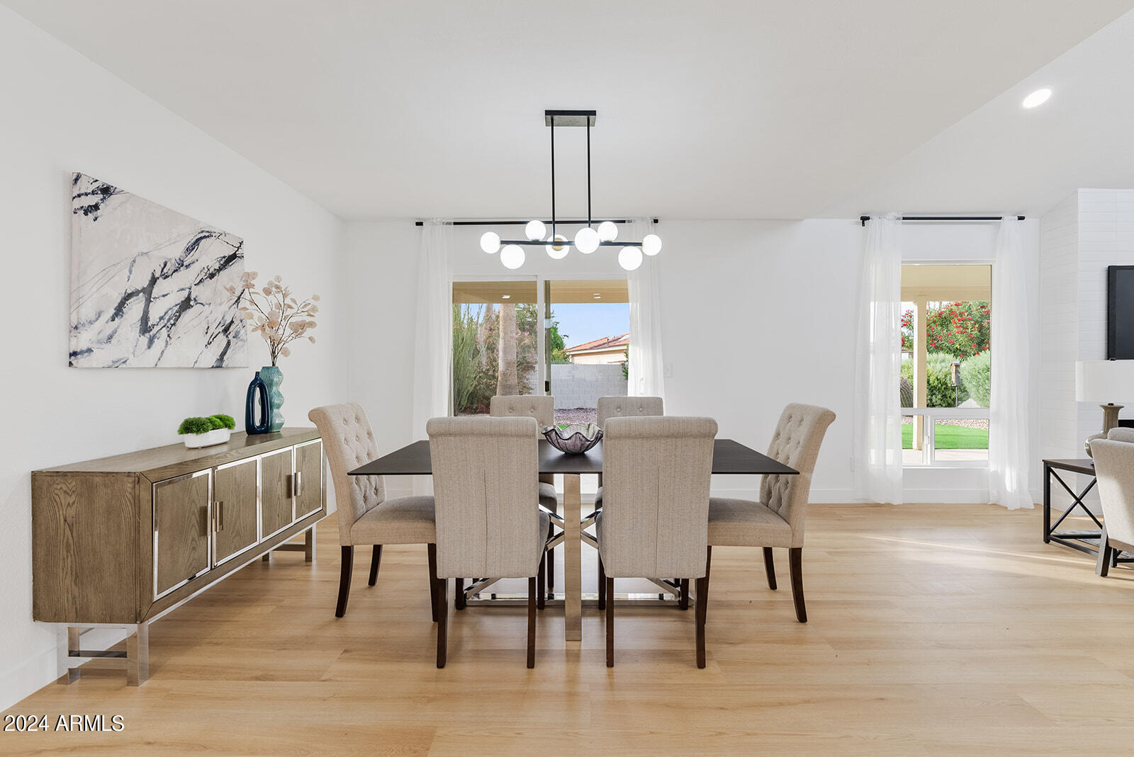 10038 E CHESTNUT Drive