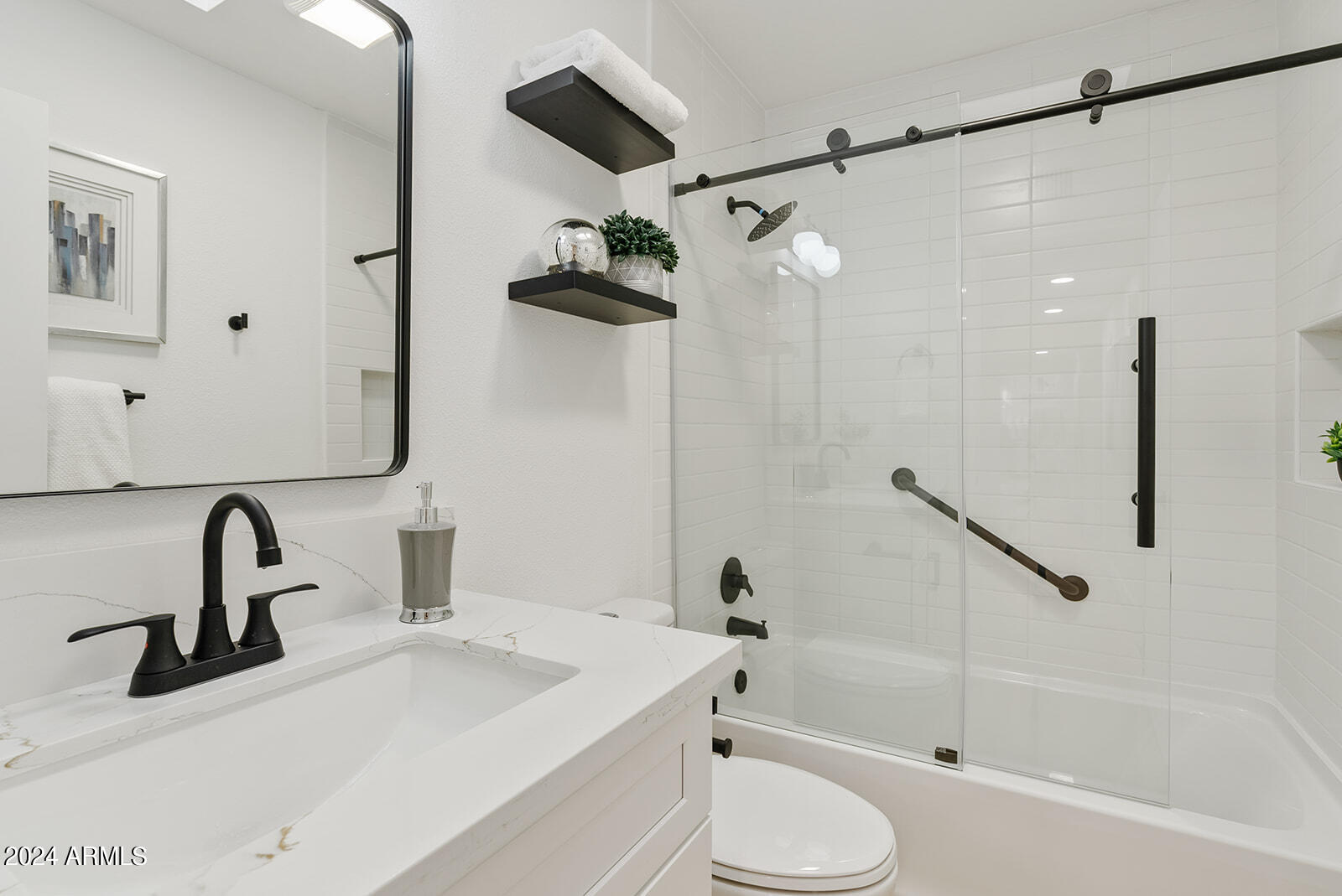 10038 E CHESTNUT Drive