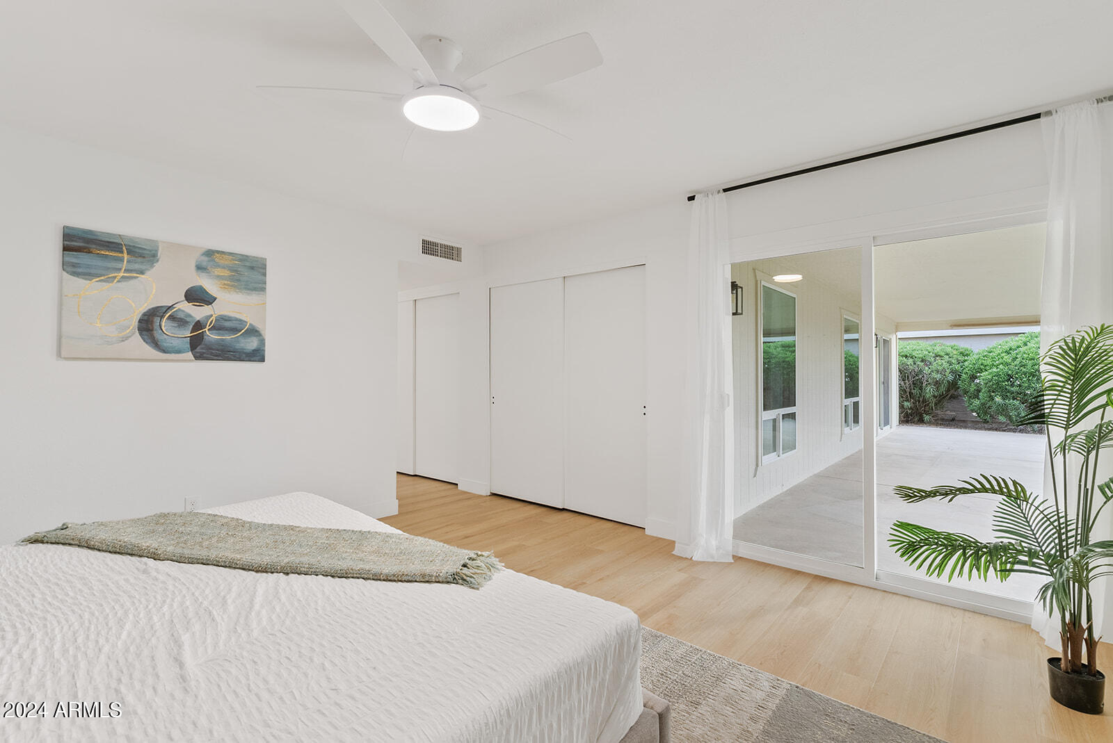 10038 E CHESTNUT Drive