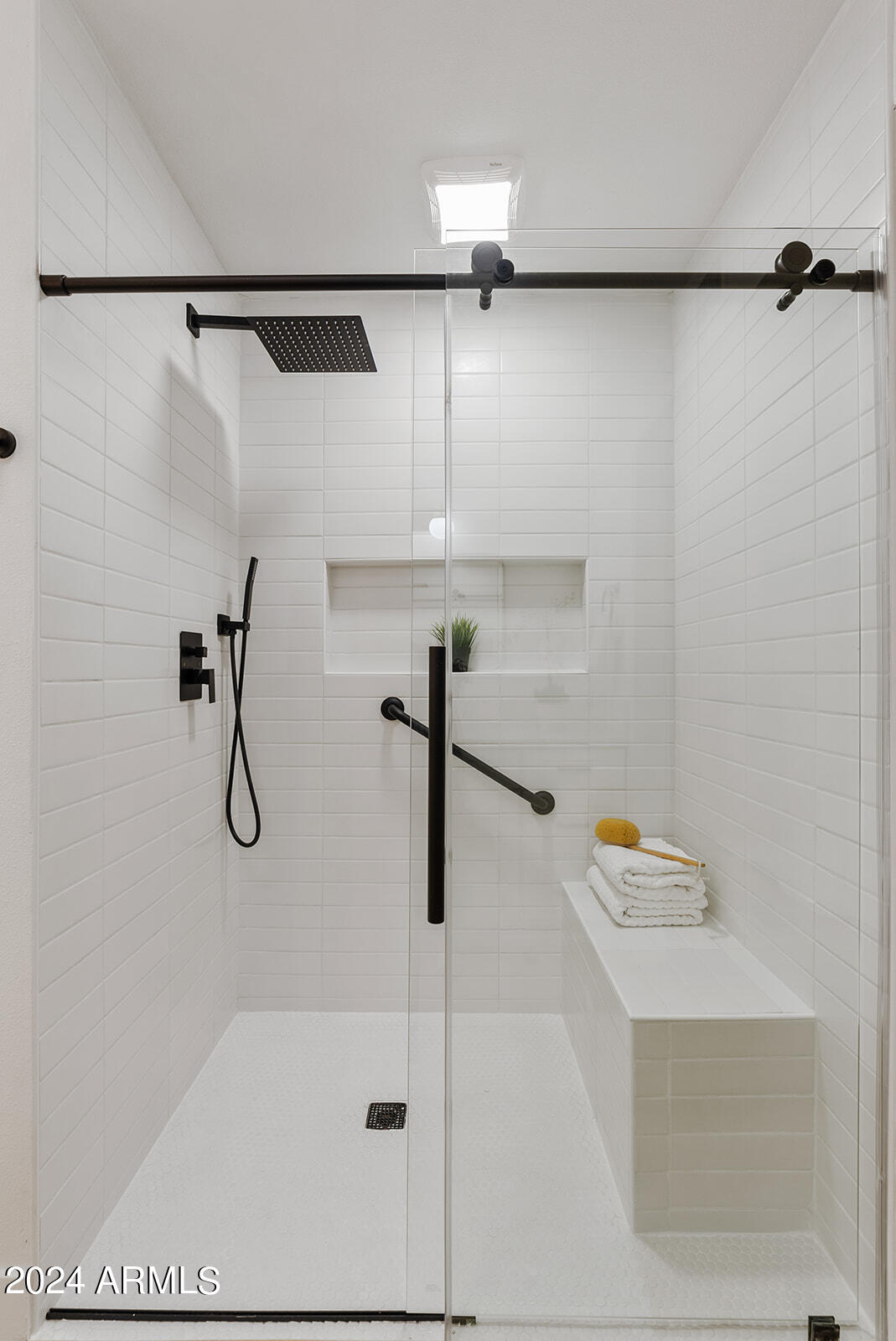 10038 E CHESTNUT Drive