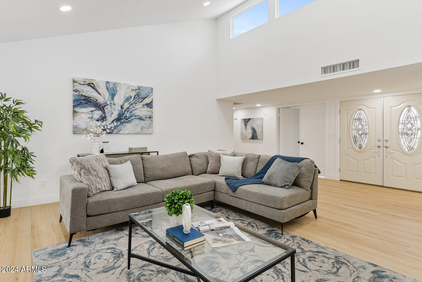 10038 E CHESTNUT Drive