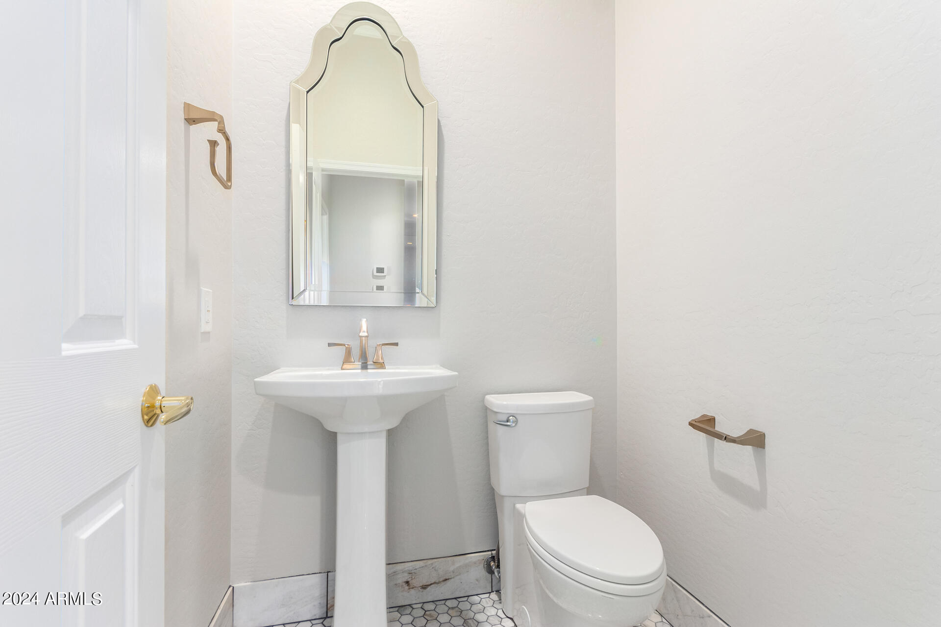 10864 E ACACIA Drive