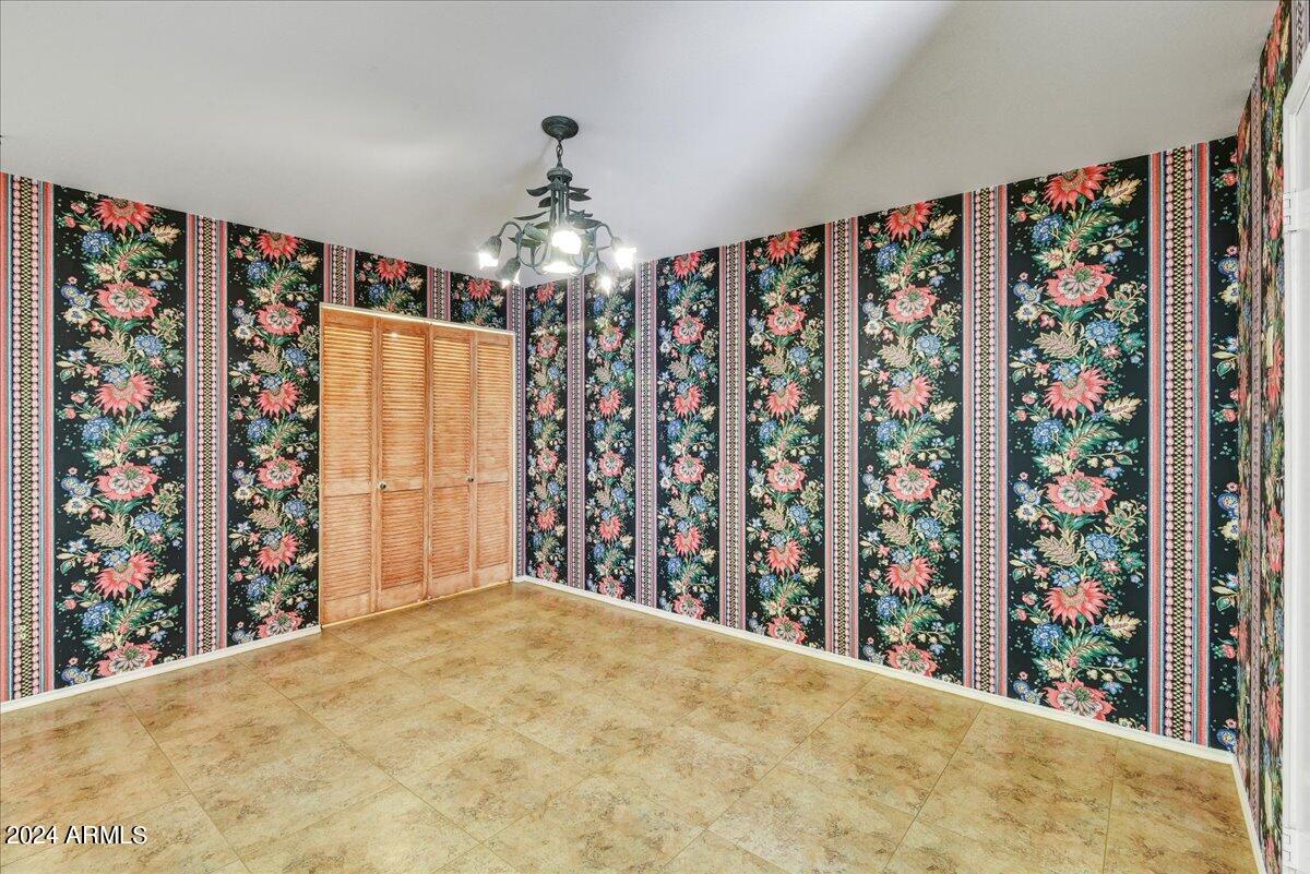 8706 E DEVONSHIRE Avenue