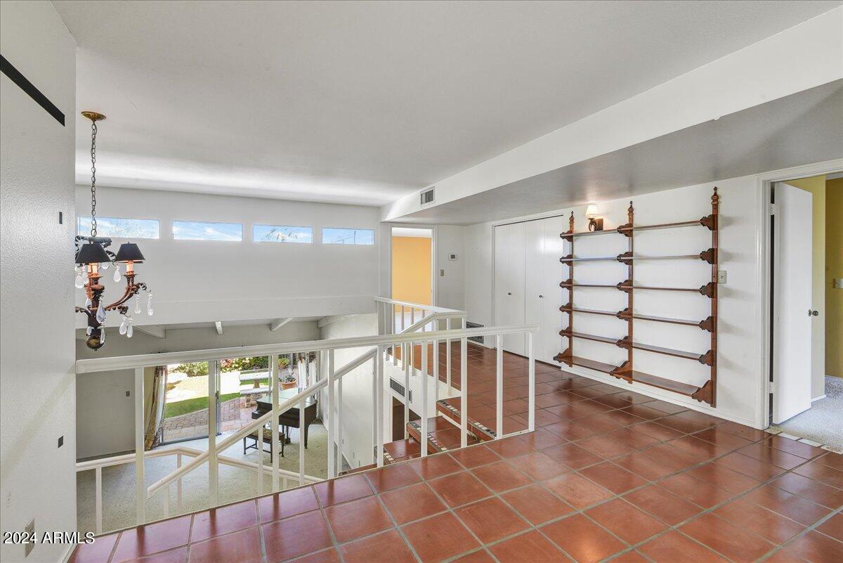 8706 E DEVONSHIRE Avenue