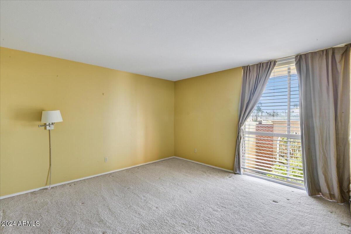 8706 E DEVONSHIRE Avenue