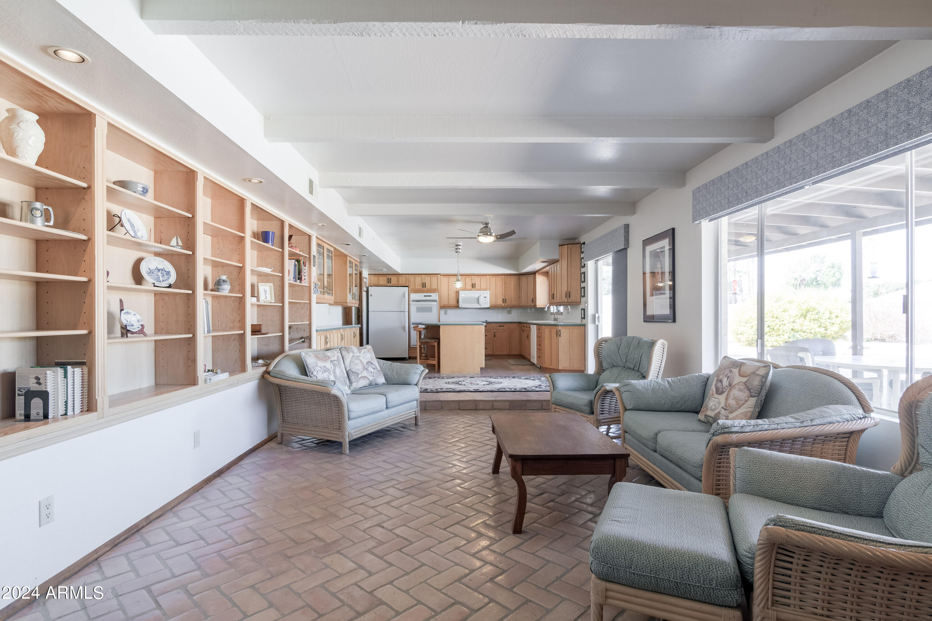 5202 E CHOLLA Street