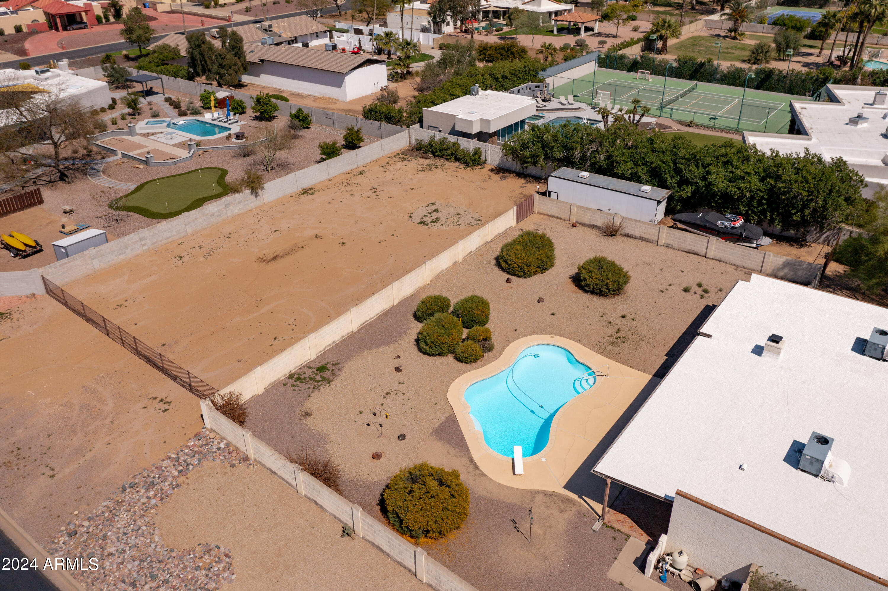 5202 E CHOLLA Street