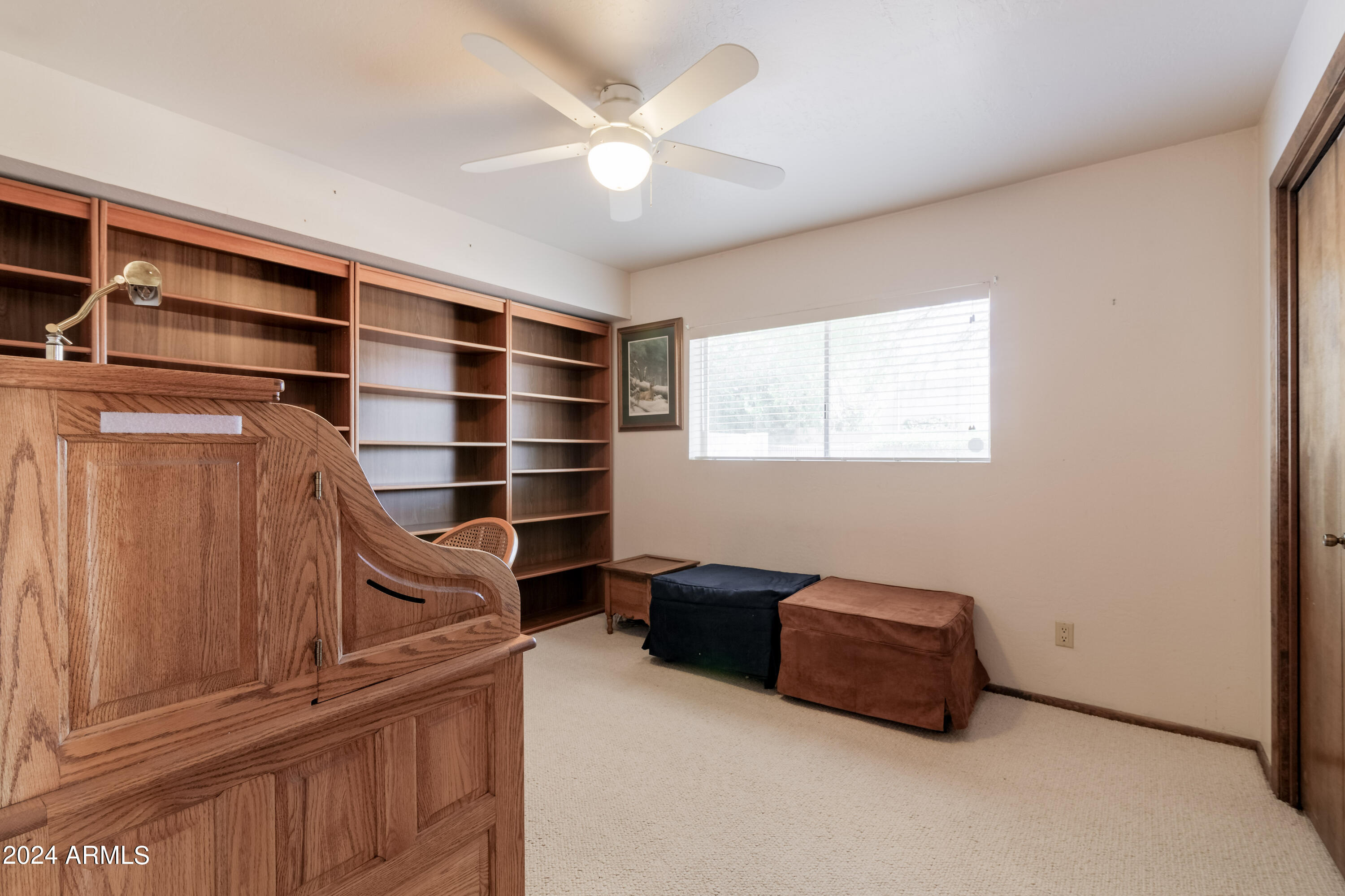 5202 E CHOLLA Street
