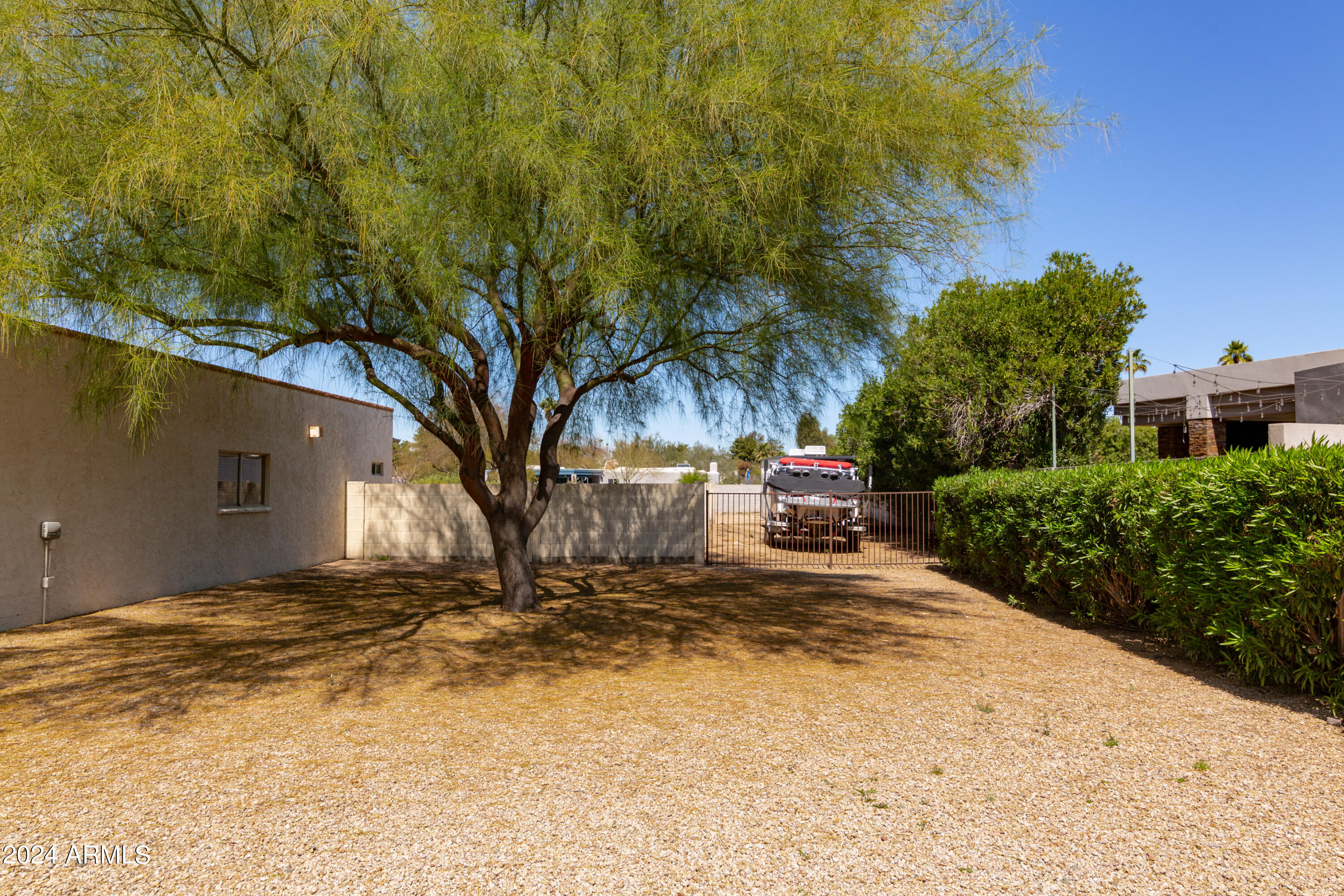 5202 E CHOLLA Street