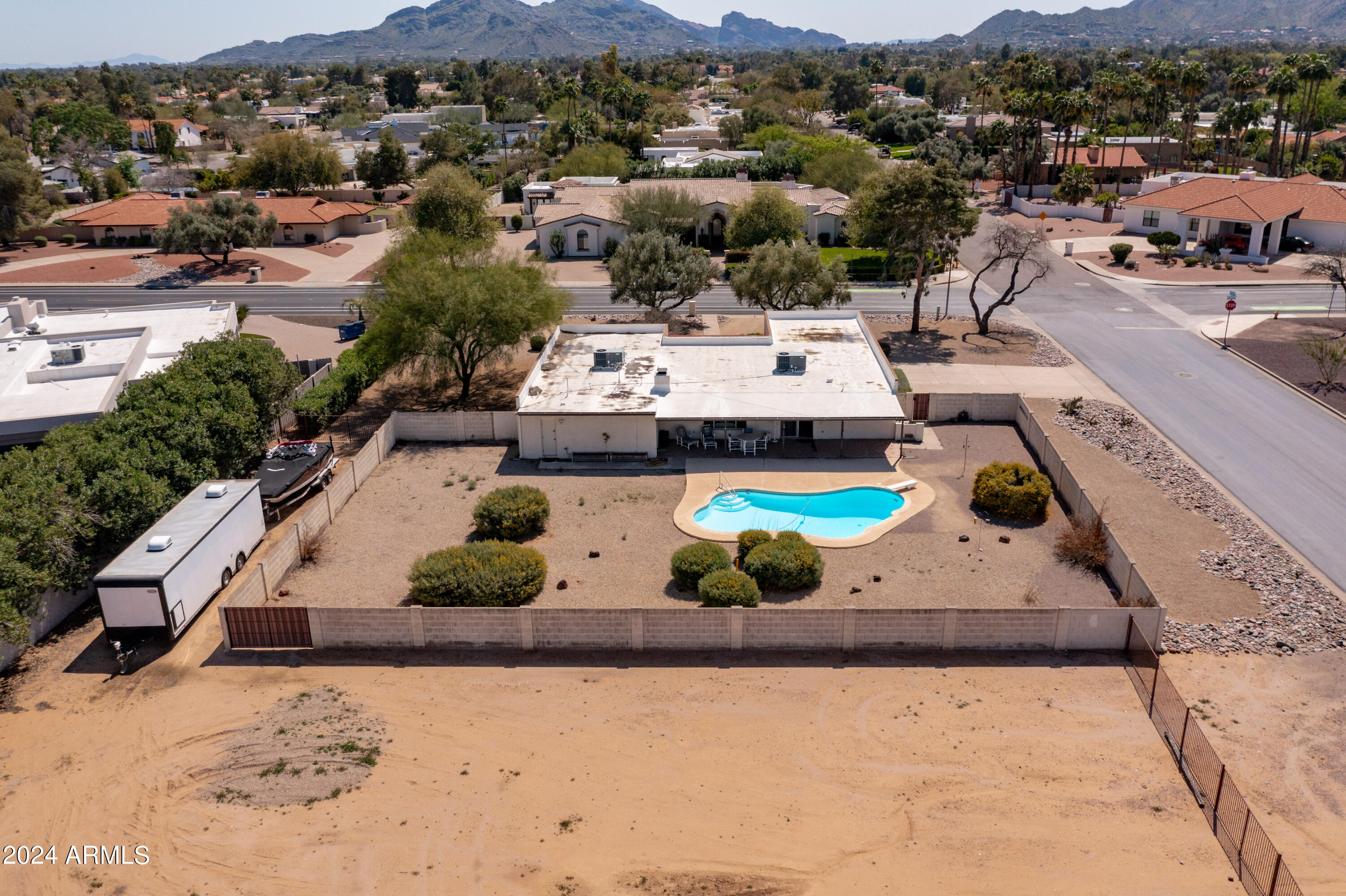 5202 E CHOLLA Street