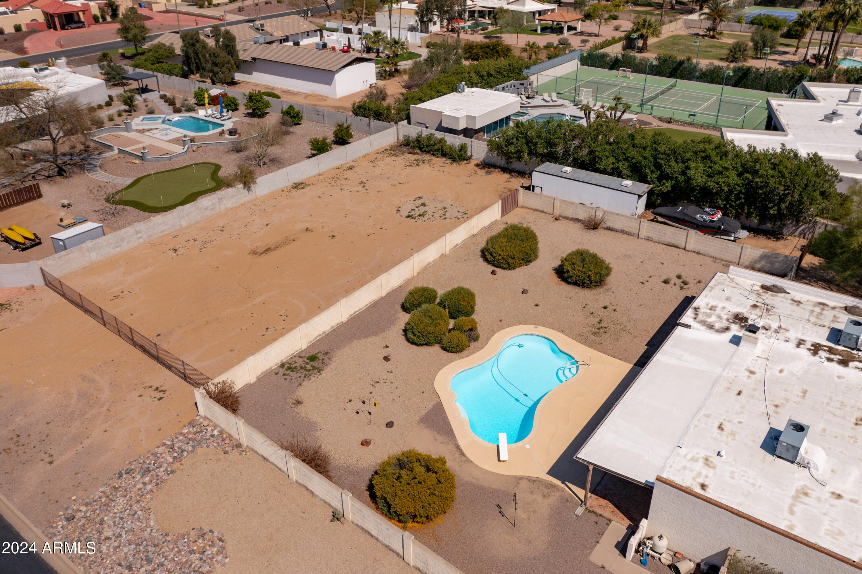 5202 E CHOLLA Street
