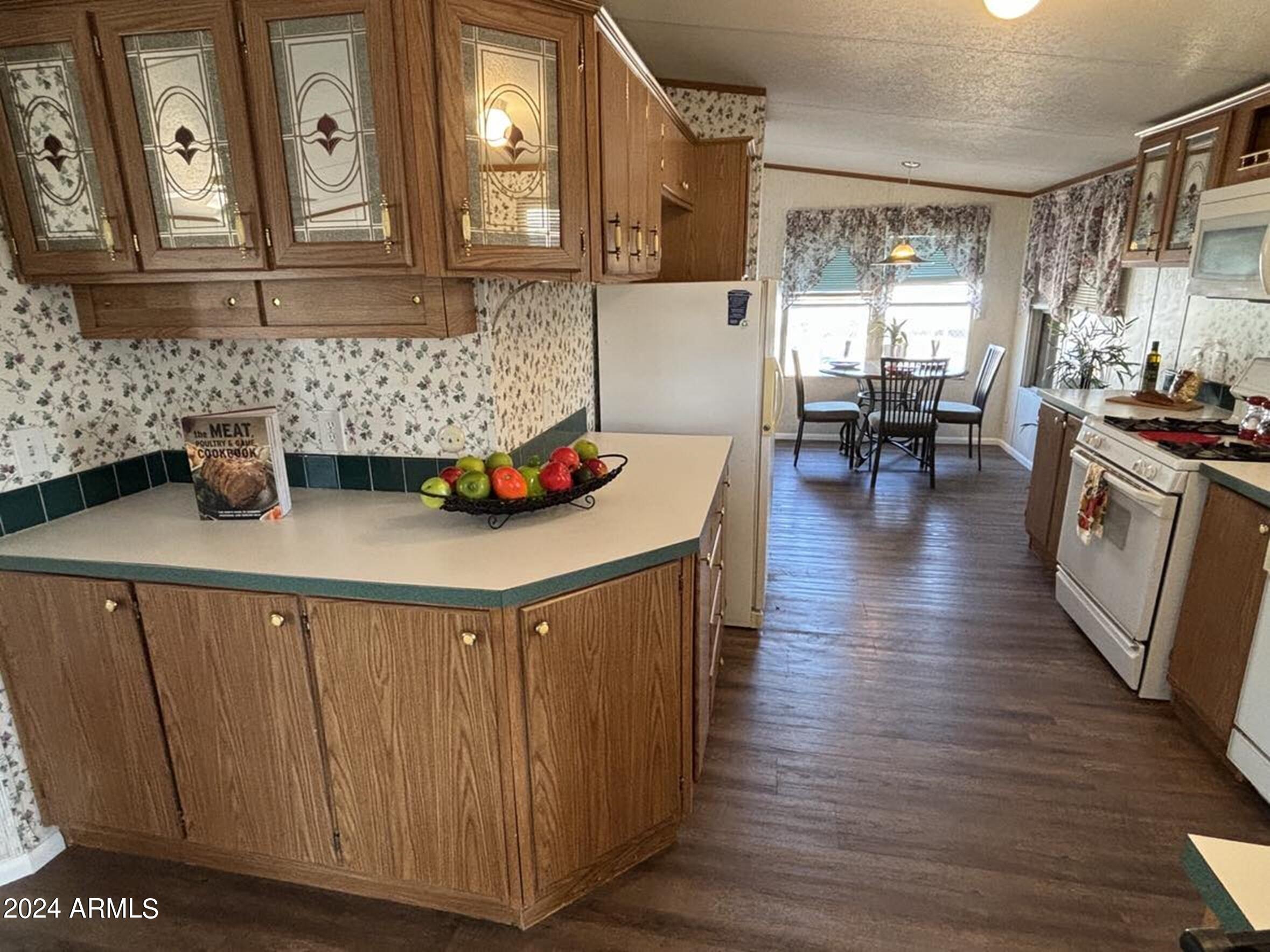 3605 N MICHIGAN Avenue