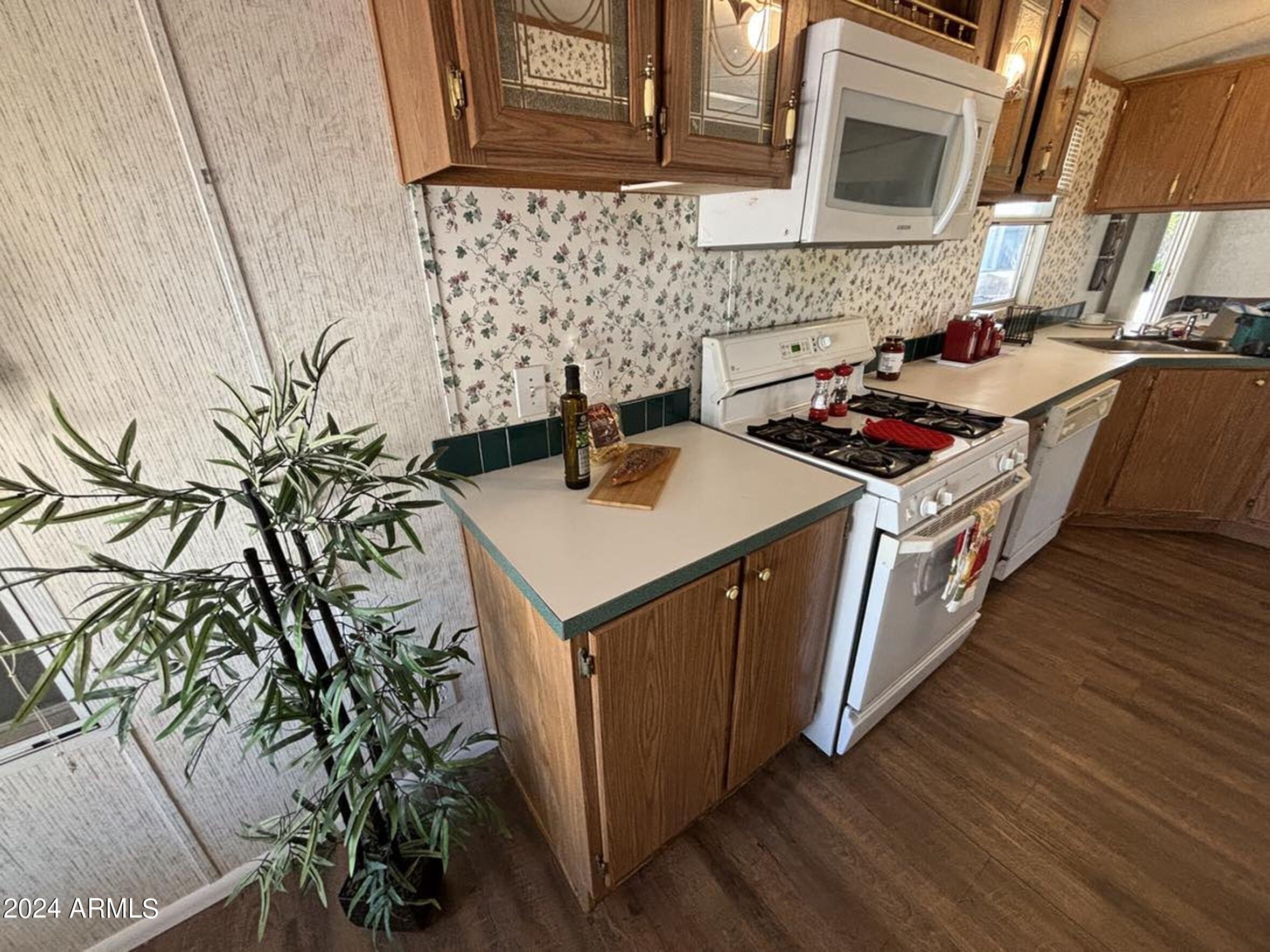 3605 N MICHIGAN Avenue