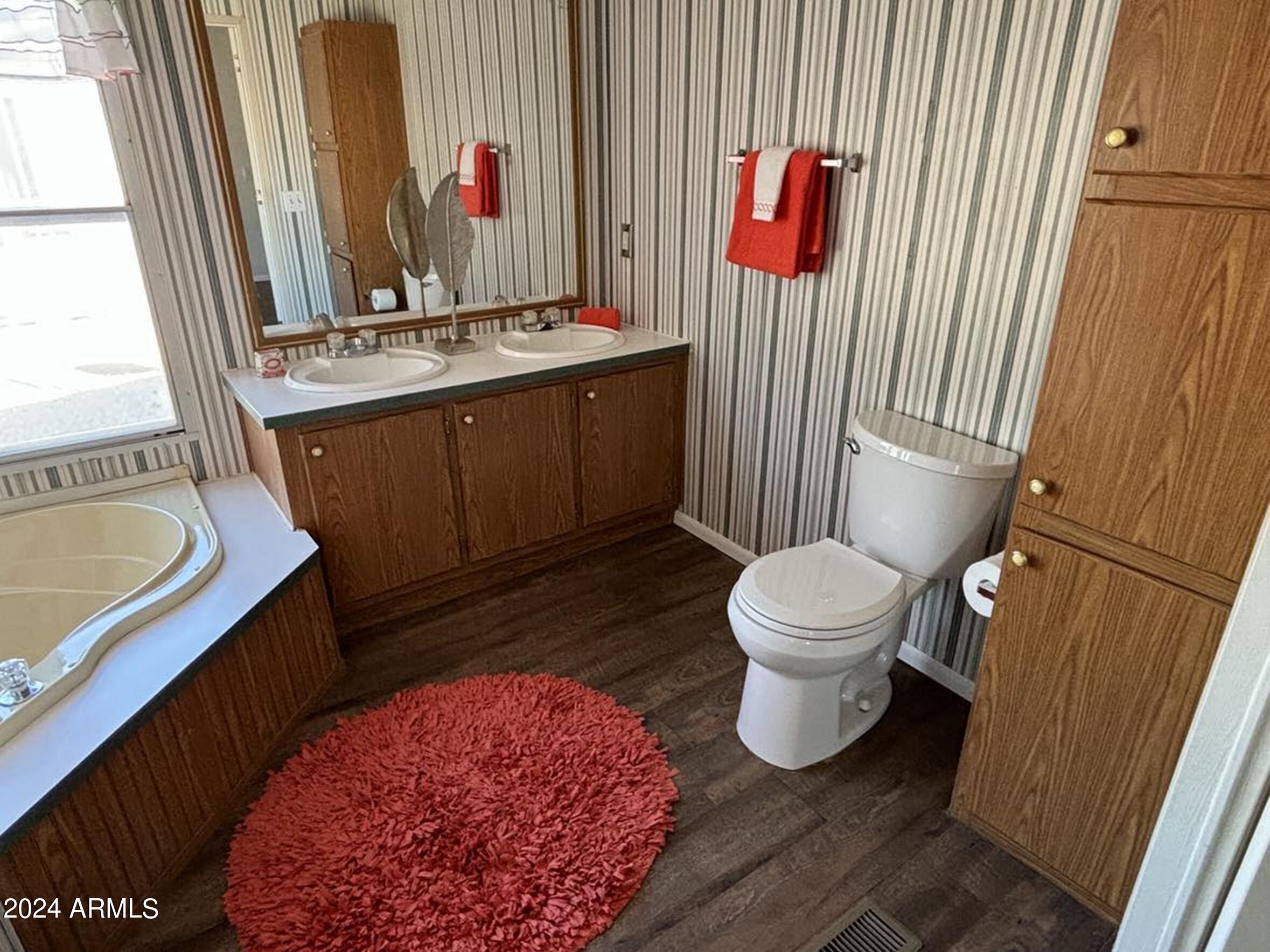 3605 N MICHIGAN Avenue