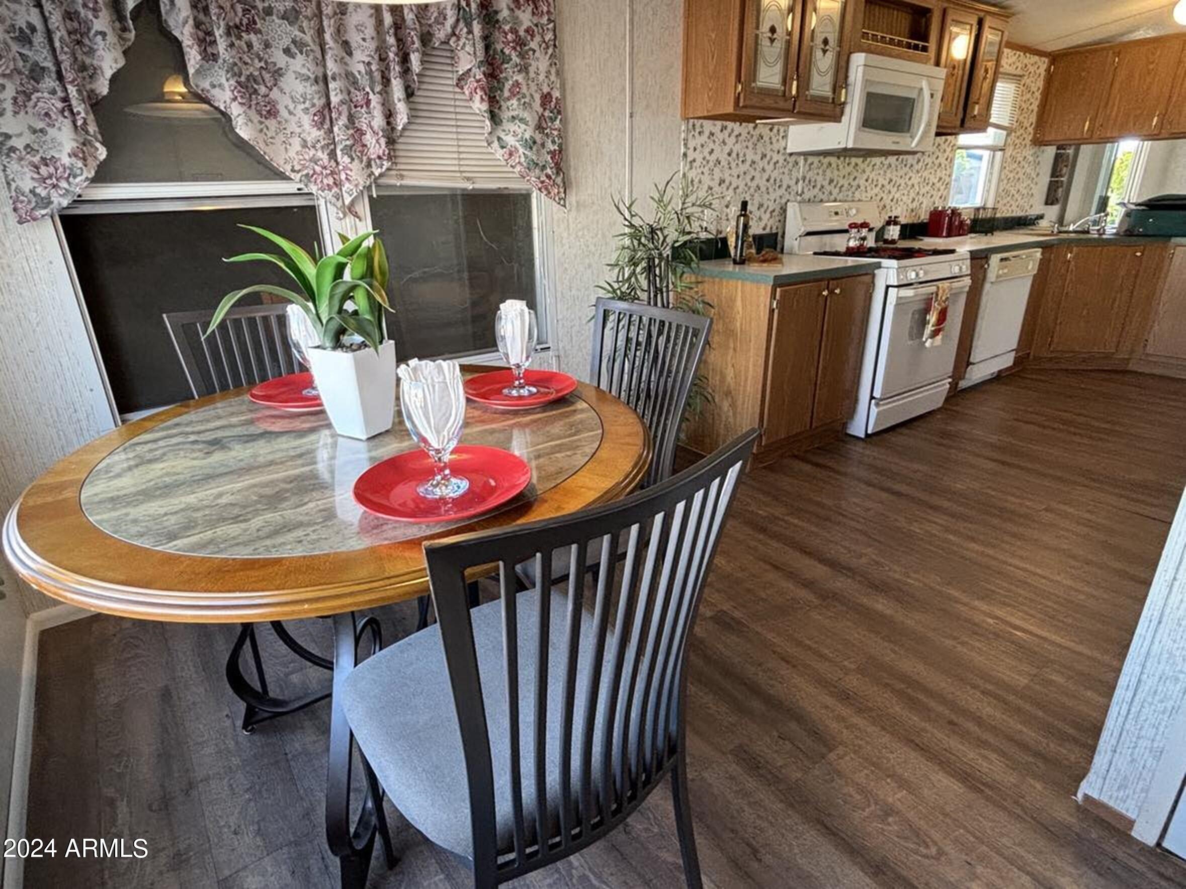 3605 N MICHIGAN Avenue