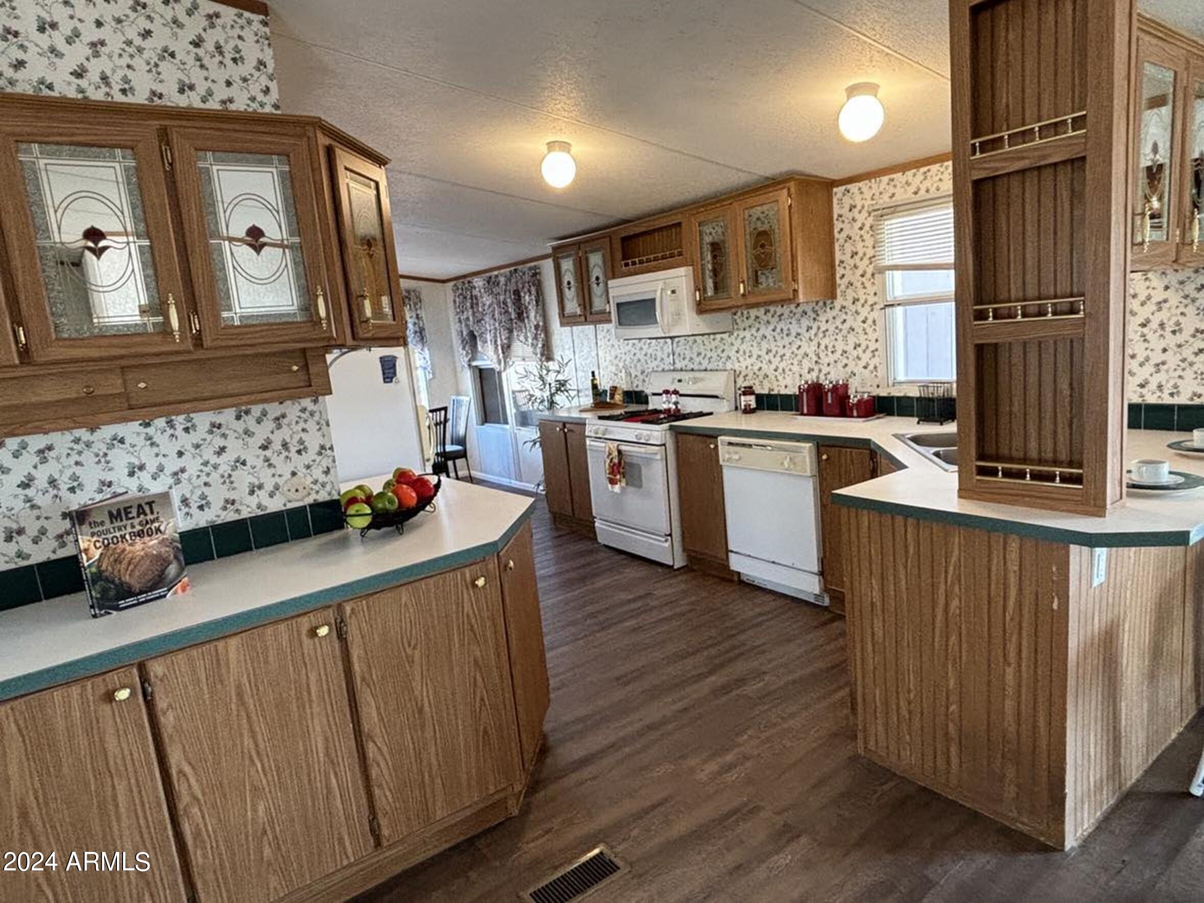 3605 N MICHIGAN Avenue