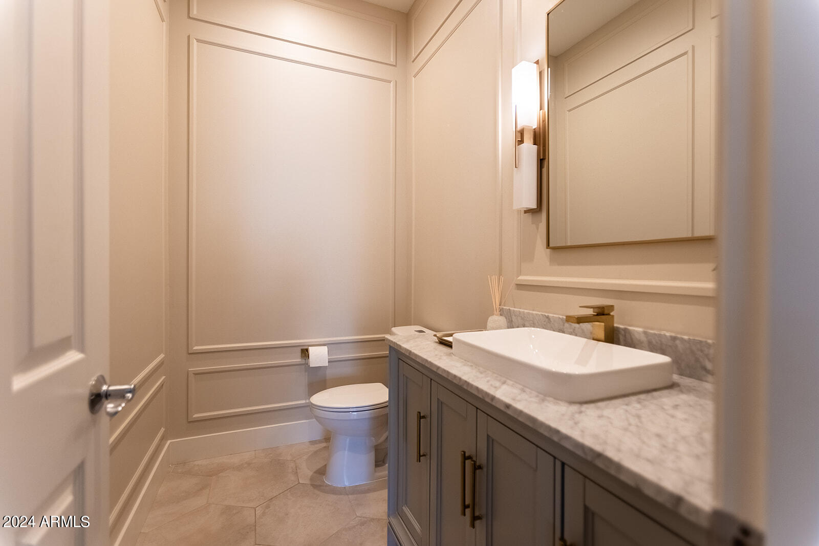 3064 E LOWELL Avenue