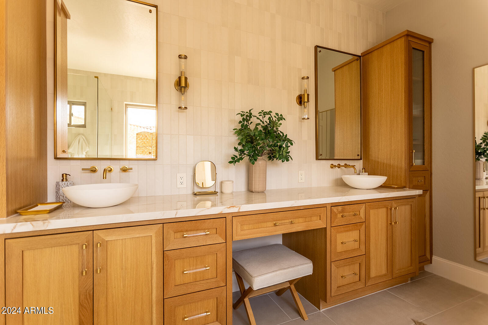 3064 E LOWELL Avenue