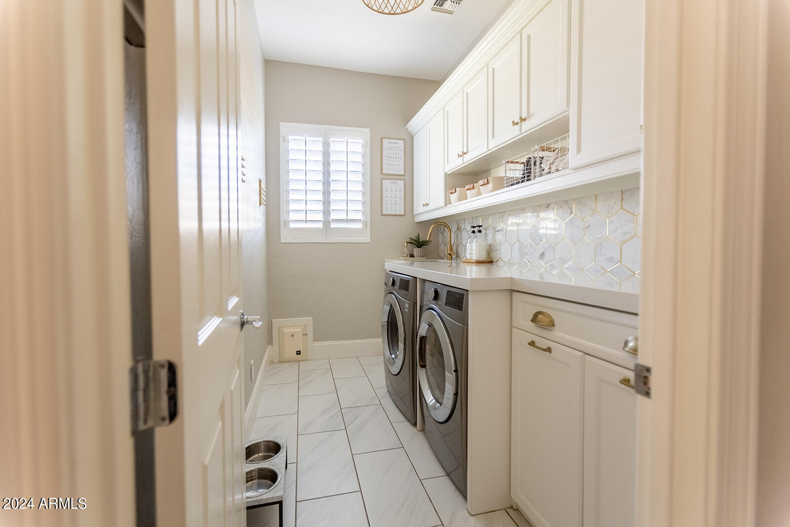 3064 E LOWELL Avenue