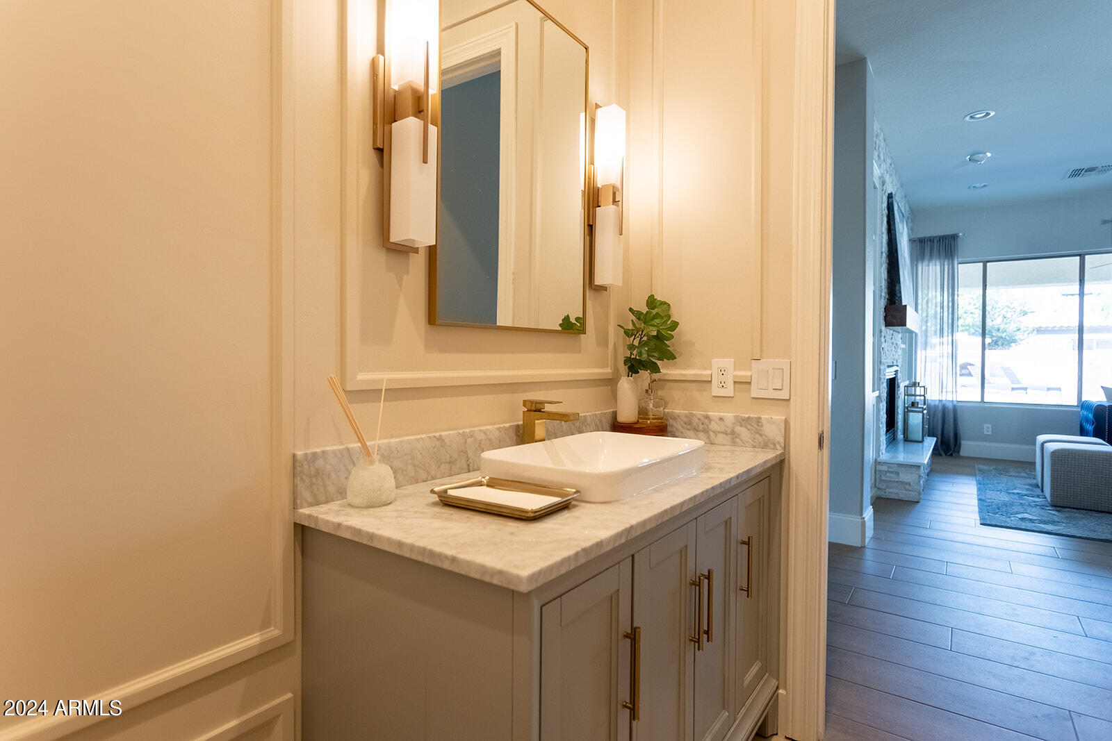 3064 E LOWELL Avenue