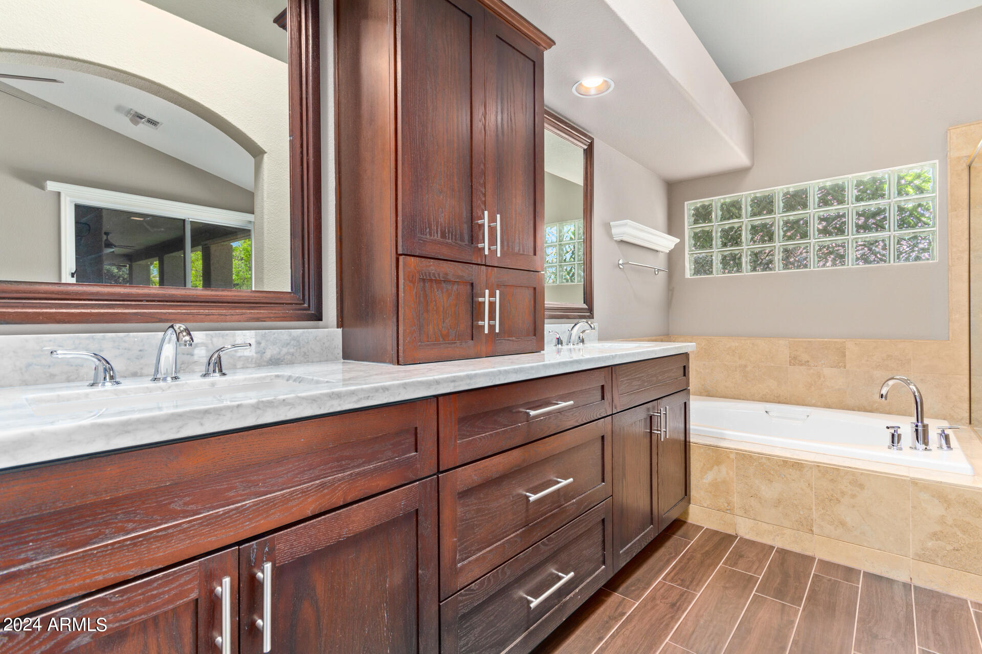 10306 E COOPERS HAWK Drive