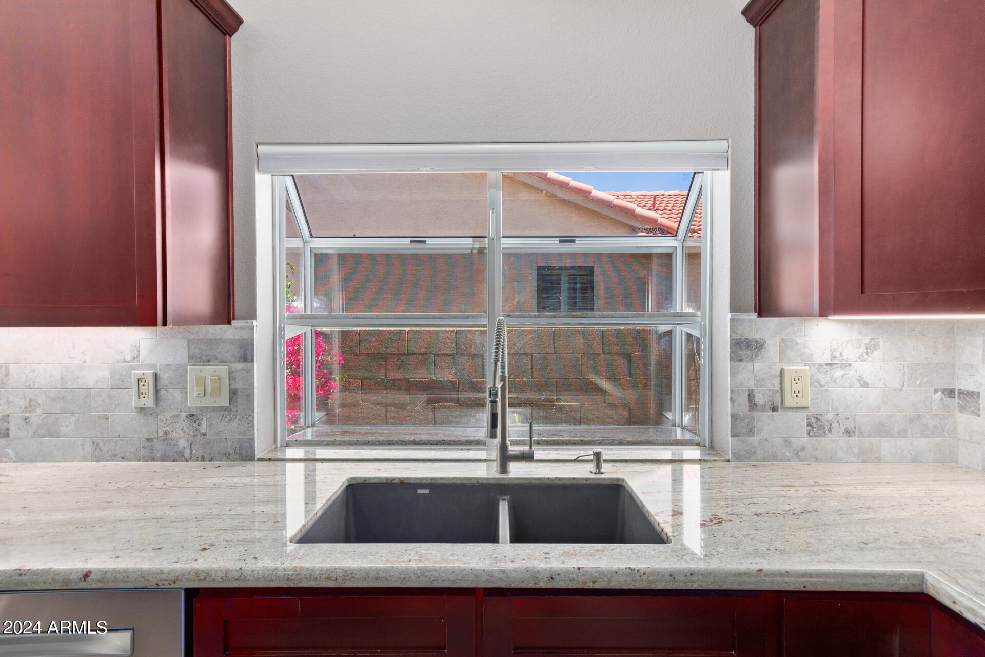 10306 E COOPERS HAWK Drive