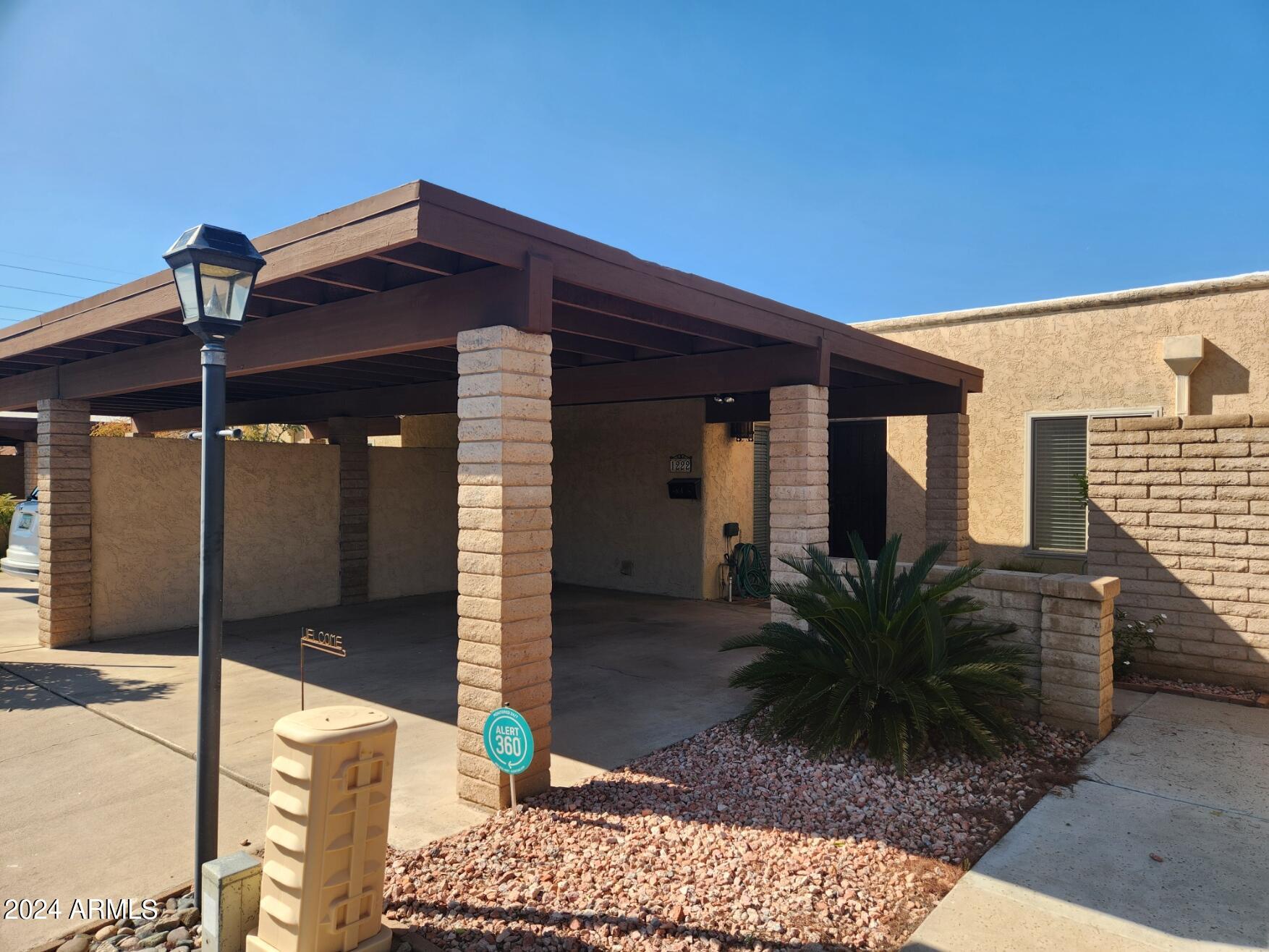 1222 E AVENIDA HERMOSA