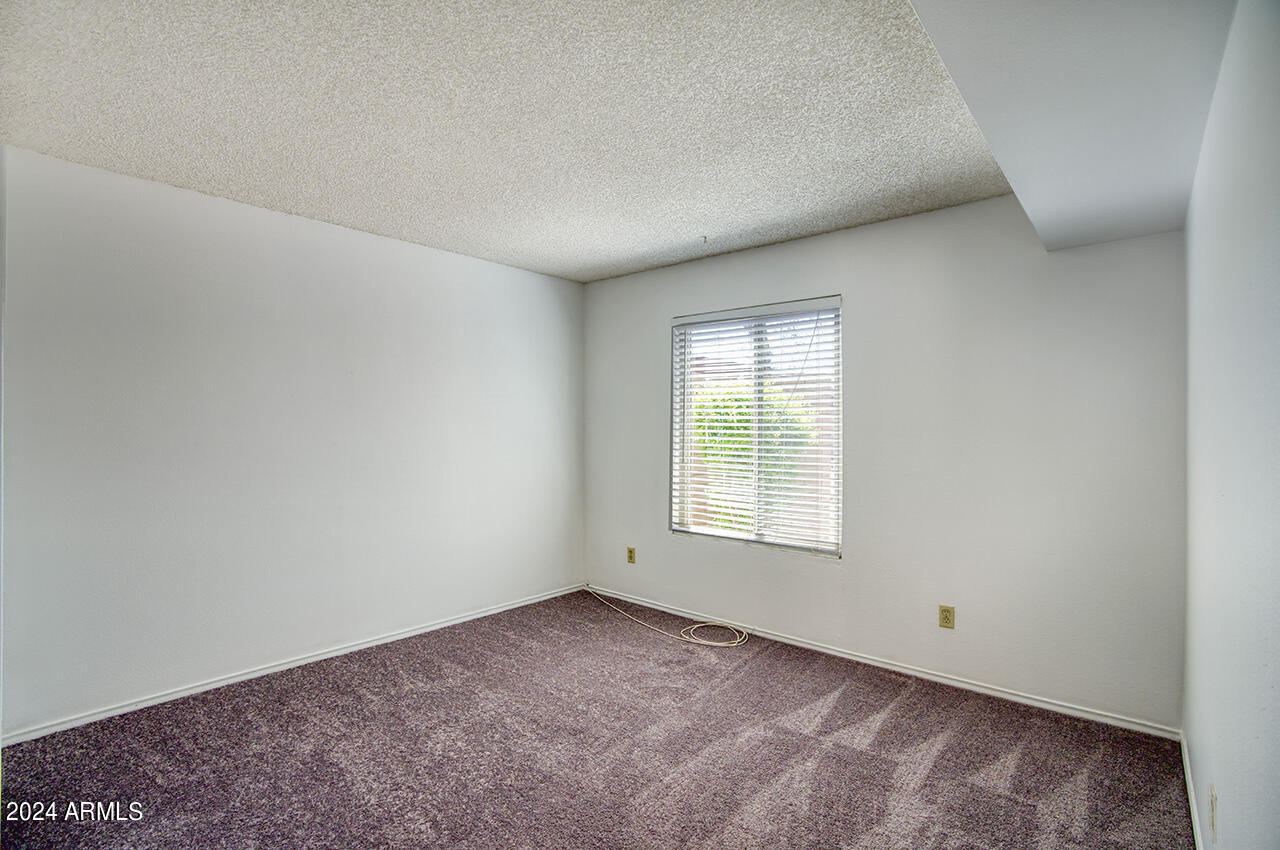 1222 E AVENIDA HERMOSA