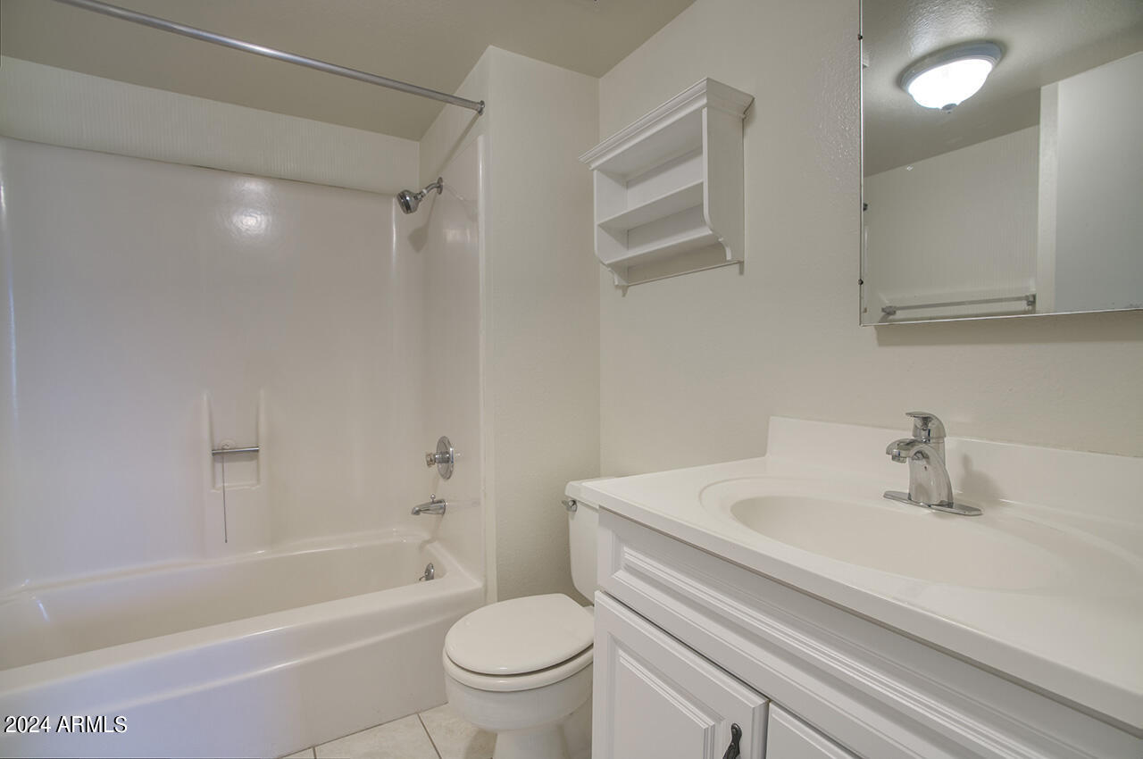 1222 E AVENIDA HERMOSA