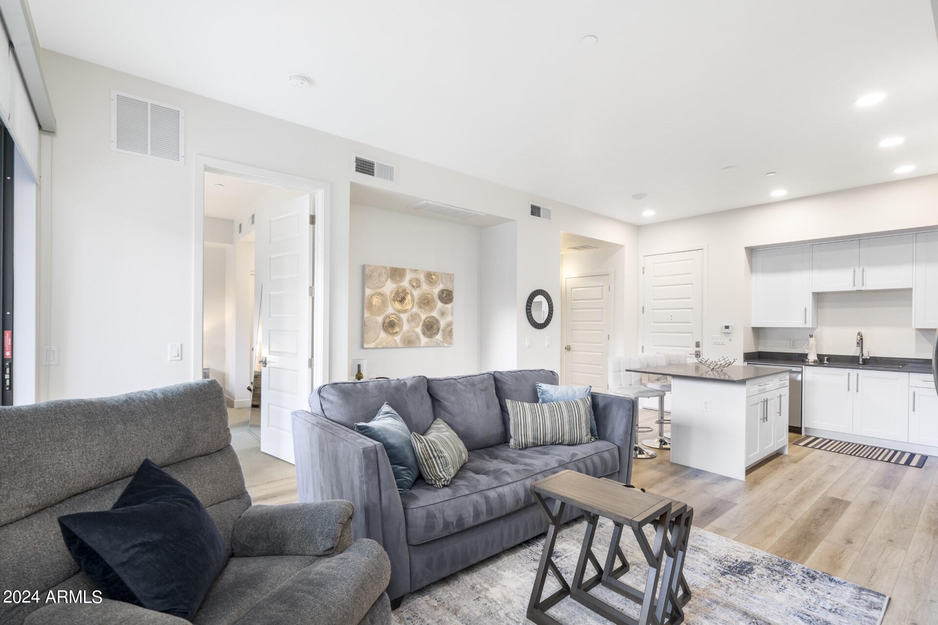 7300 E EARLL Drive # 1019