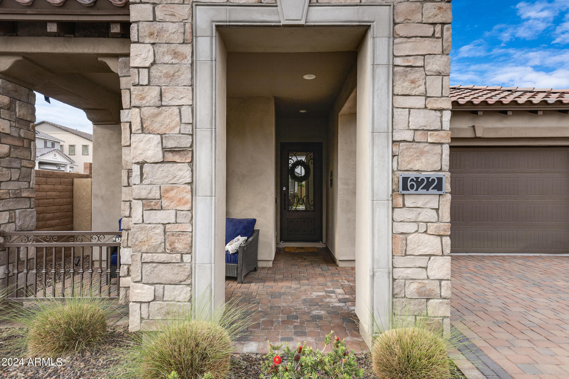 622 E DEER CREEK Road