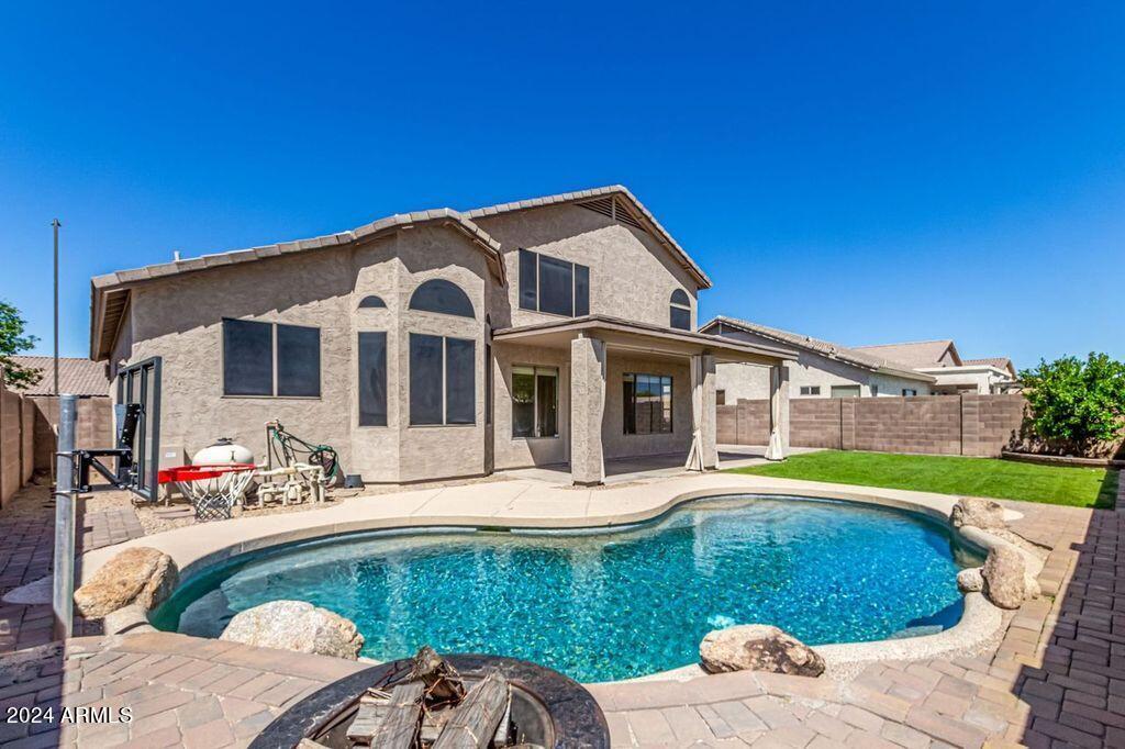 1455 N Roanoke Street