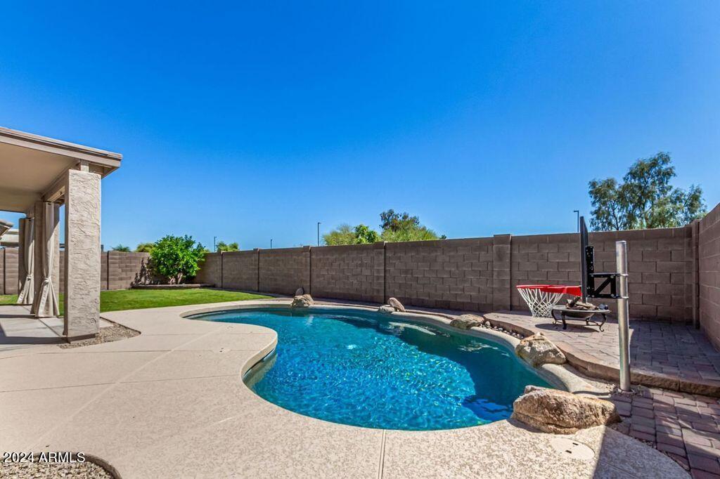 1455 N Roanoke Street