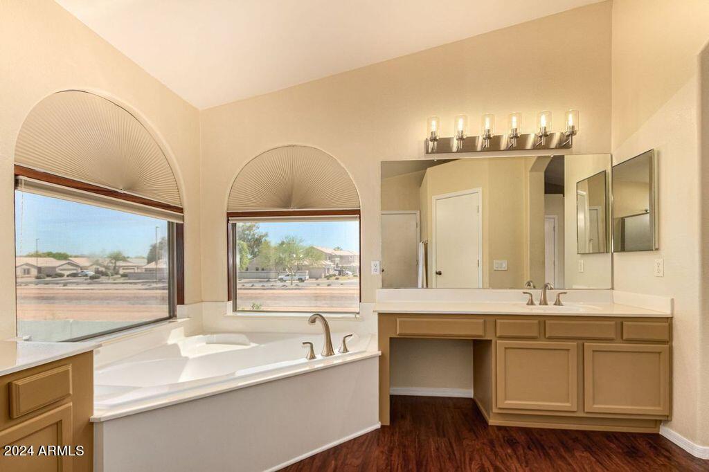 1455 N Roanoke Street