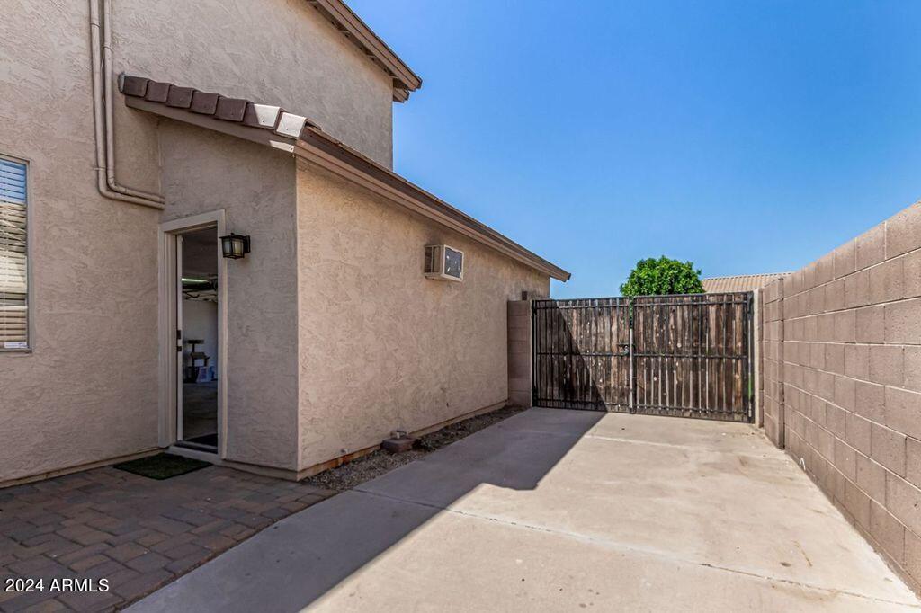 1455 N Roanoke Street