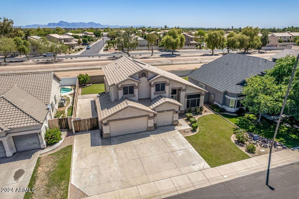 1455 N Roanoke Street