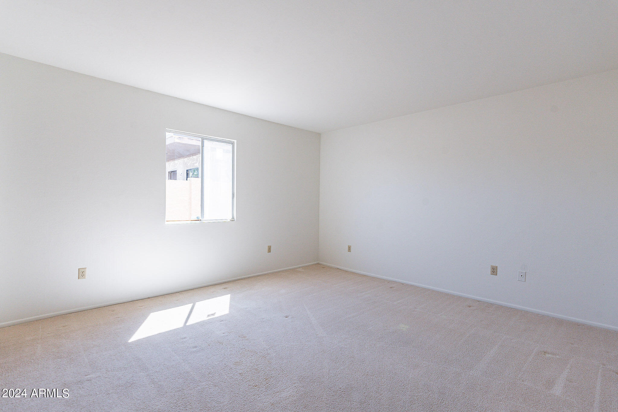 2 E CANTERBURY Court